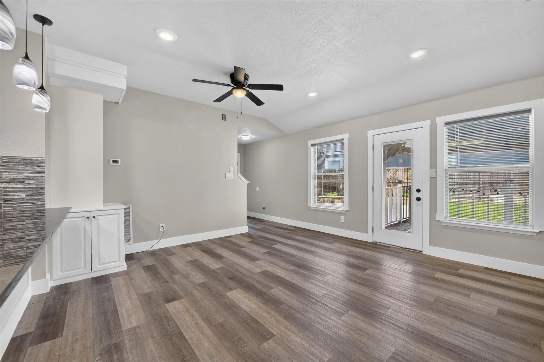 Single Family Residence For Sale in Tarrant County , 716 River Hill Lane, Fort Worth, Texas 76114, 4 Bedroom, 3 Bathroom, 2 Garage spaces, 1,627 Sqft, built in 2005, mls#21314433, Real Estate Agent in Fort Worth, Homes For Sale in Tarrant county, Homes For Sale in Fort Worth, Realtor in Fort Worth Texas, Real Estate Brokerage Independent Realty Texas, Luminita Cordes Realtor