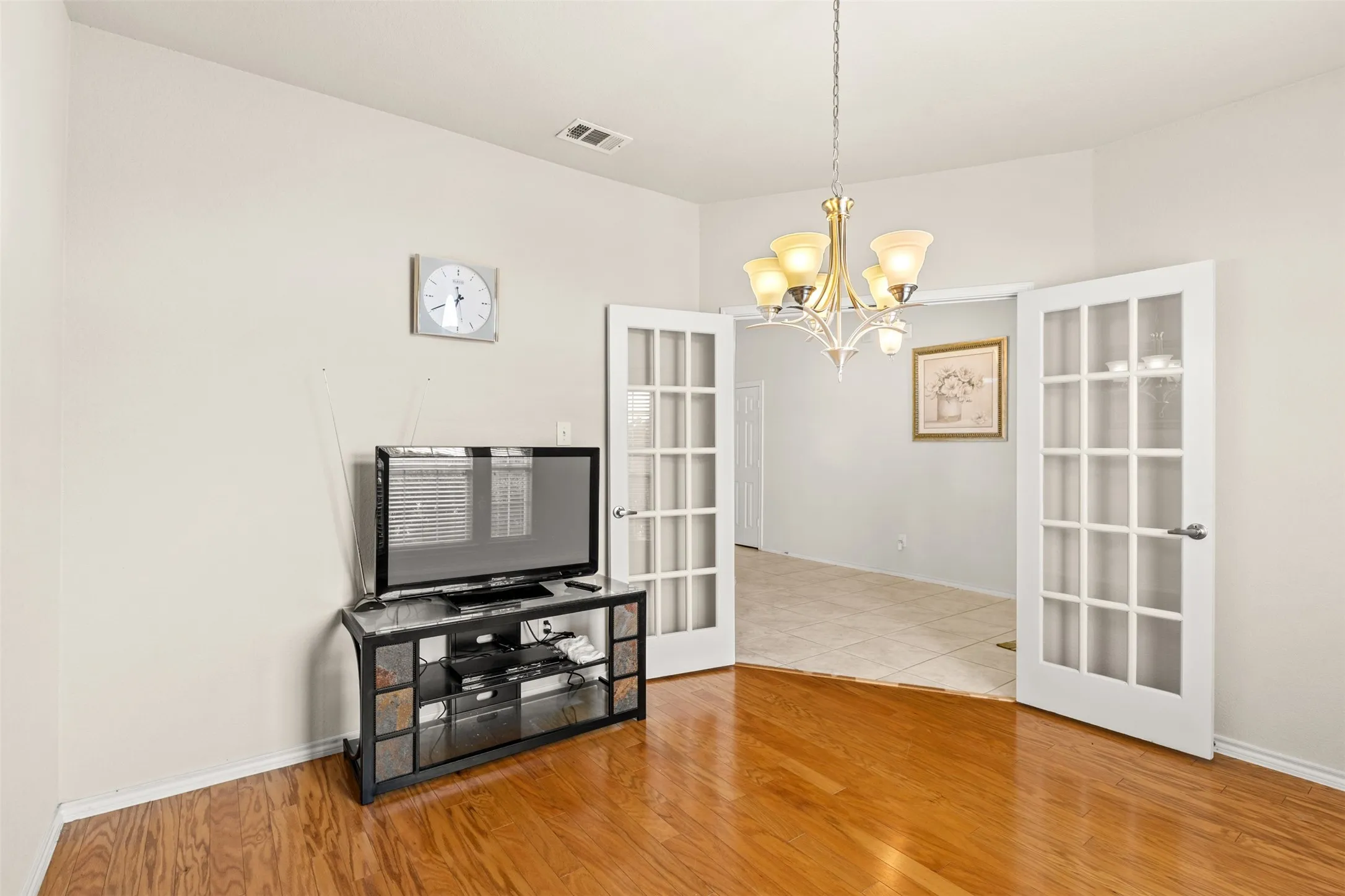 Single Family Residence For Sale in Tarrant County , 2208 Priscella Drive, Fort Worth, Texas 76131, 3 Bedroom, 2 Bathroom, 2 Garage spaces, 1,838 Sqft, built in 2007, mls#21314407, Real Estate Agent in Fort Worth, Homes For Sale in Tarrant county, Homes For Sale in Fort Worth, Realtor in Fort Worth Texas, Real Estate Brokerage Independent Realty Texas, Luminita Cordes Realtor
