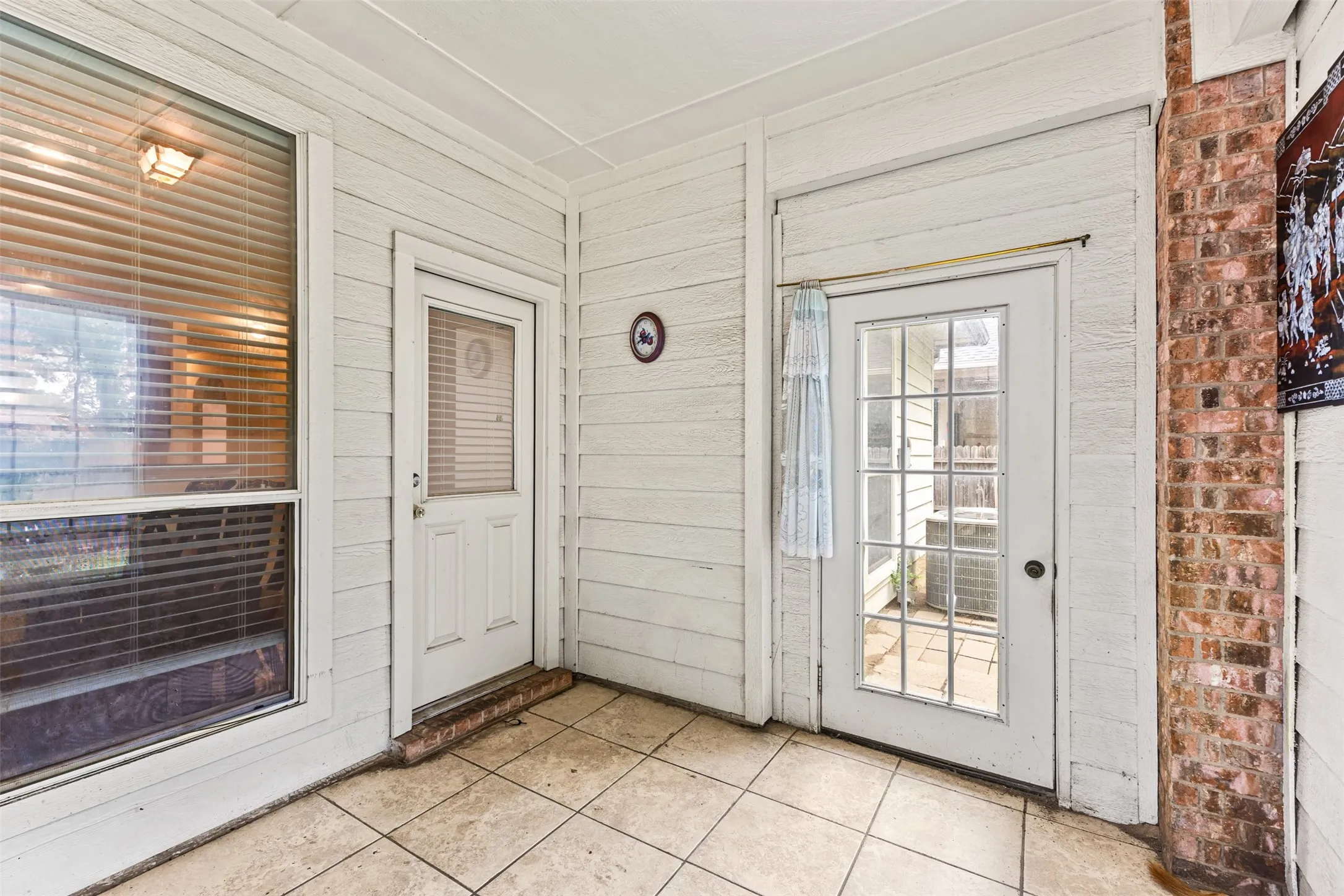 Single Family Residence For Sale in Tarrant County , 2208 Priscella Drive, Fort Worth, Texas 76131, 3 Bedroom, 2 Bathroom, 2 Garage spaces, 1,838 Sqft, built in 2007, mls#21314407, Real Estate Agent in Fort Worth, Homes For Sale in Tarrant county, Homes For Sale in Fort Worth, Realtor in Fort Worth Texas, Real Estate Brokerage Independent Realty Texas, Luminita Cordes Realtor