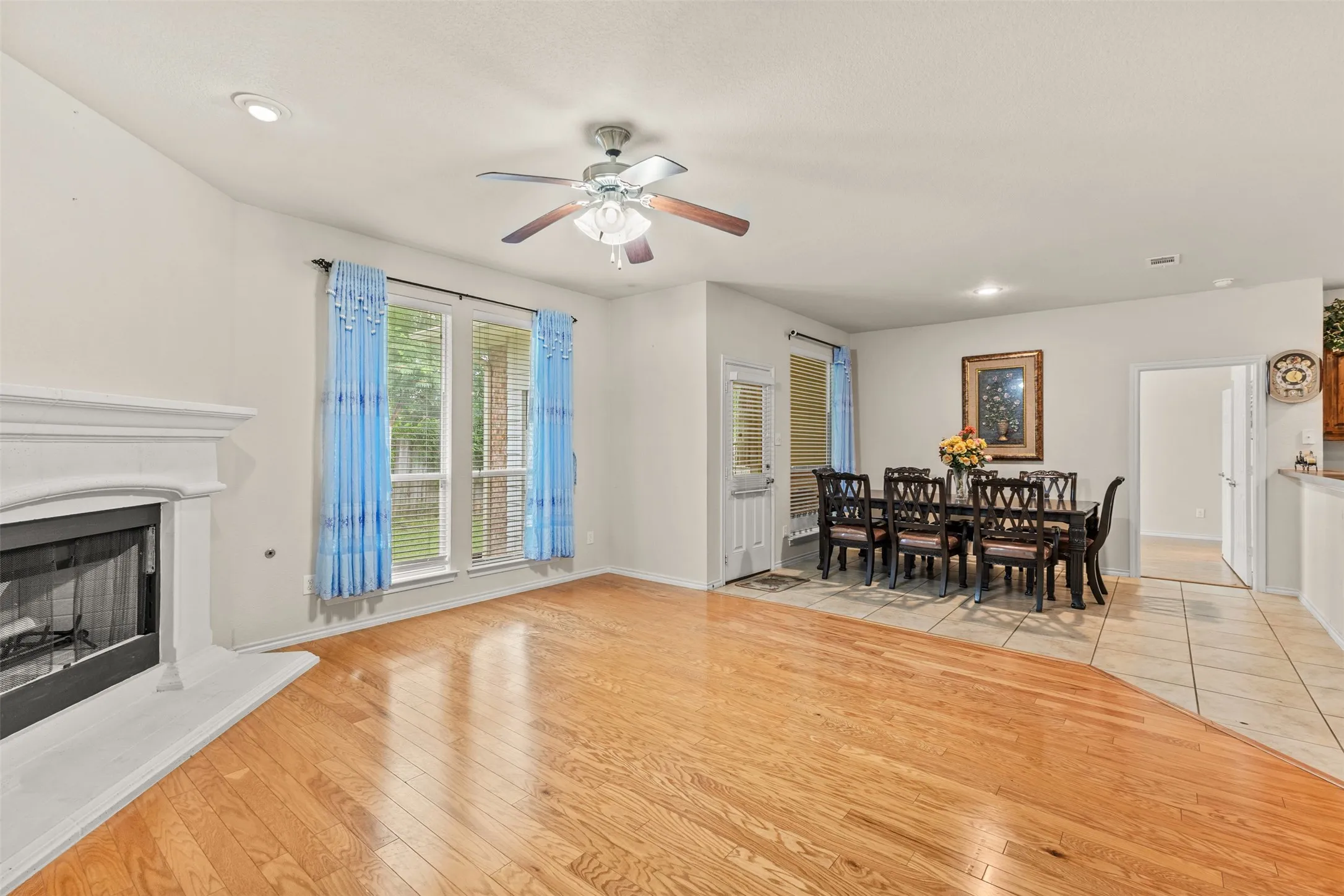 Single Family Residence For Sale in Tarrant County , 2208 Priscella Drive, Fort Worth, Texas 76131, 3 Bedroom, 2 Bathroom, 2 Garage spaces, 1,838 Sqft, built in 2007, mls#21314407, Real Estate Agent in Fort Worth, Homes For Sale in Tarrant county, Homes For Sale in Fort Worth, Realtor in Fort Worth Texas, Real Estate Brokerage Independent Realty Texas, Luminita Cordes Realtor