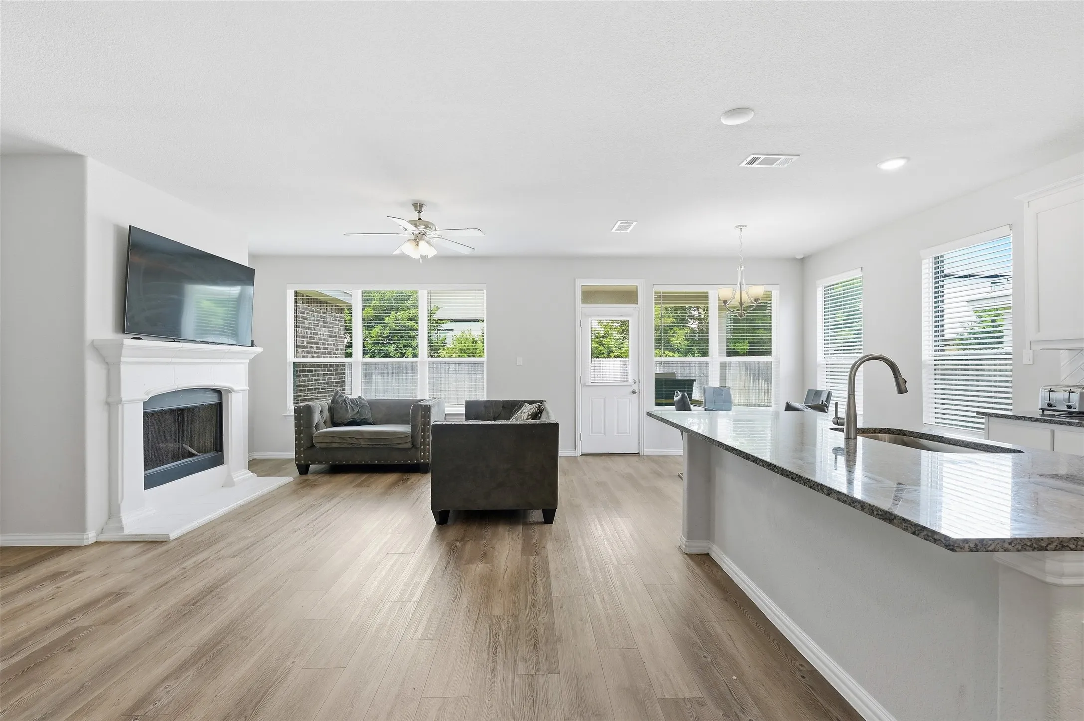Single Family Residence For Sale in Collin County , 3301 Greymoore Drive, Anna, Texas 75409, 4 Bedrooms, 3 Bathrooms, 2 Garage spaces, 2,724 Sqft, built in 2022, Price $375,000, mls#21294209, Real Estate Agent in Anna, Homes For Sale in Collin county, Homes For Sale in Anna, Realtor in Anna Texas, Real Estate Brokerage Independent Realty Texas, Luminita Cordes Realtor
