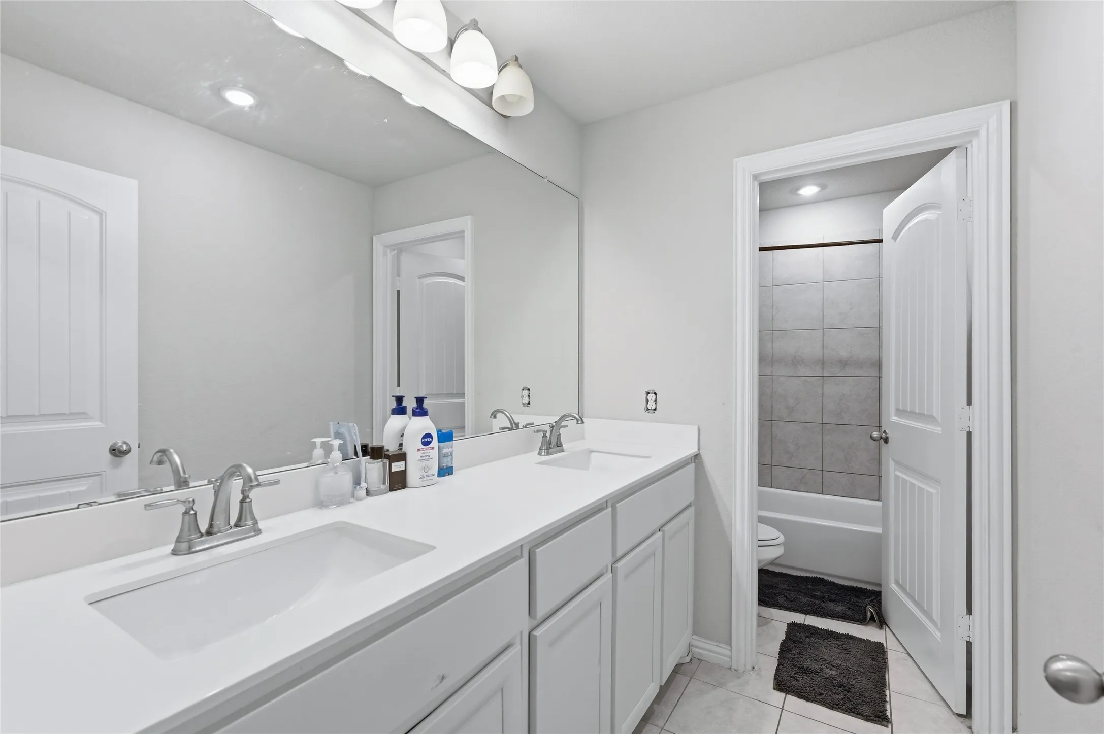 Single Family Residence For Sale in Collin County , 3301 Greymoore Drive, Anna, Texas 75409, 4 Bedrooms, 3 Bathrooms, 2 Garage spaces, 2,724 Sqft, built in 2022, Price $375,000, mls#21294209, Real Estate Agent in Anna, Homes For Sale in Collin county, Homes For Sale in Anna, Realtor in Anna Texas, Real Estate Brokerage Independent Realty Texas, Luminita Cordes Realtor
