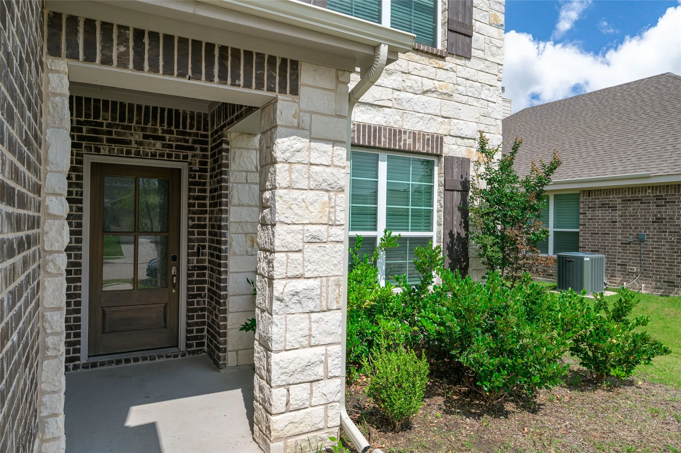 Single Family Residence For Sale in Collin County , 3301 Greymoore Drive, Anna, Texas 75409, 4 Bedrooms, 3 Bathrooms, 2 Garage spaces, 2,724 Sqft, built in 2022, Price $375,000, mls#21294209, Real Estate Agent in Anna, Homes For Sale in Collin county, Homes For Sale in Anna, Realtor in Anna Texas, Real Estate Brokerage Independent Realty Texas, Luminita Cordes Realtor