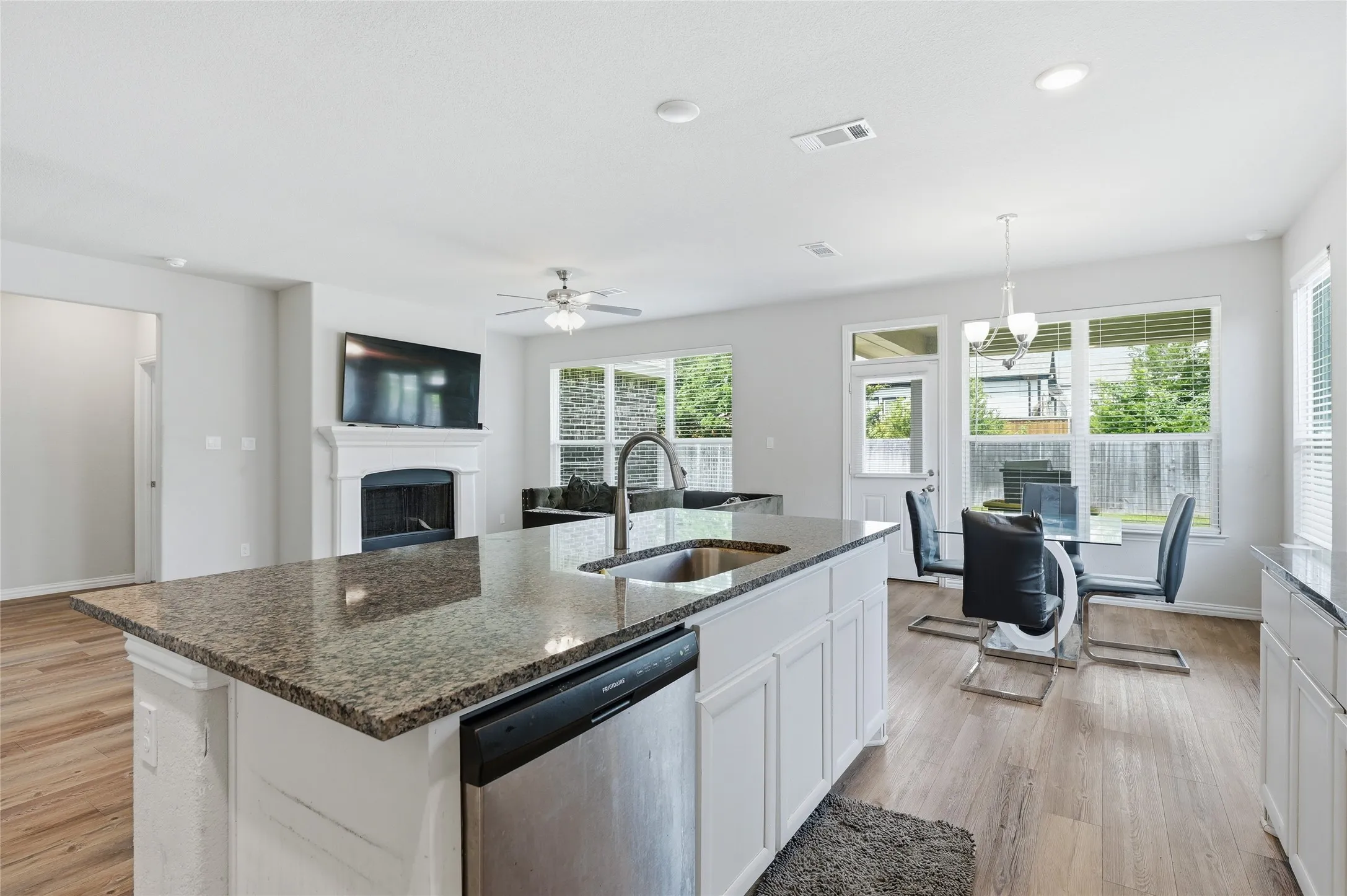 Single Family Residence For Sale in Collin County , 3301 Greymoore Drive, Anna, Texas 75409, 4 Bedrooms, 3 Bathrooms, 2 Garage spaces, 2,724 Sqft, built in 2022, Price $375,000, mls#21294209, Real Estate Agent in Anna, Homes For Sale in Collin county, Homes For Sale in Anna, Realtor in Anna Texas, Real Estate Brokerage Independent Realty Texas, Luminita Cordes Realtor