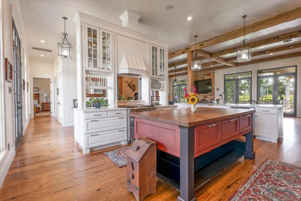 Farm For Sale in Hopkins County , 548 County Road 2301, Sulphur Springs, Texas 75482, 4 Bedroom, 5 Bathroom, 2 Garage spaces, 3,739 Sqft, built in 2012, mls#21311938, Real Estate Agent in Sulphur Springs, Homes For Sale in Hopkins county, Homes For Sale in Sulphur Springs, Realtor in Sulphur Springs Texas, Real Estate Brokerage Independent Realty Texas, Luminita Cordes Realtor