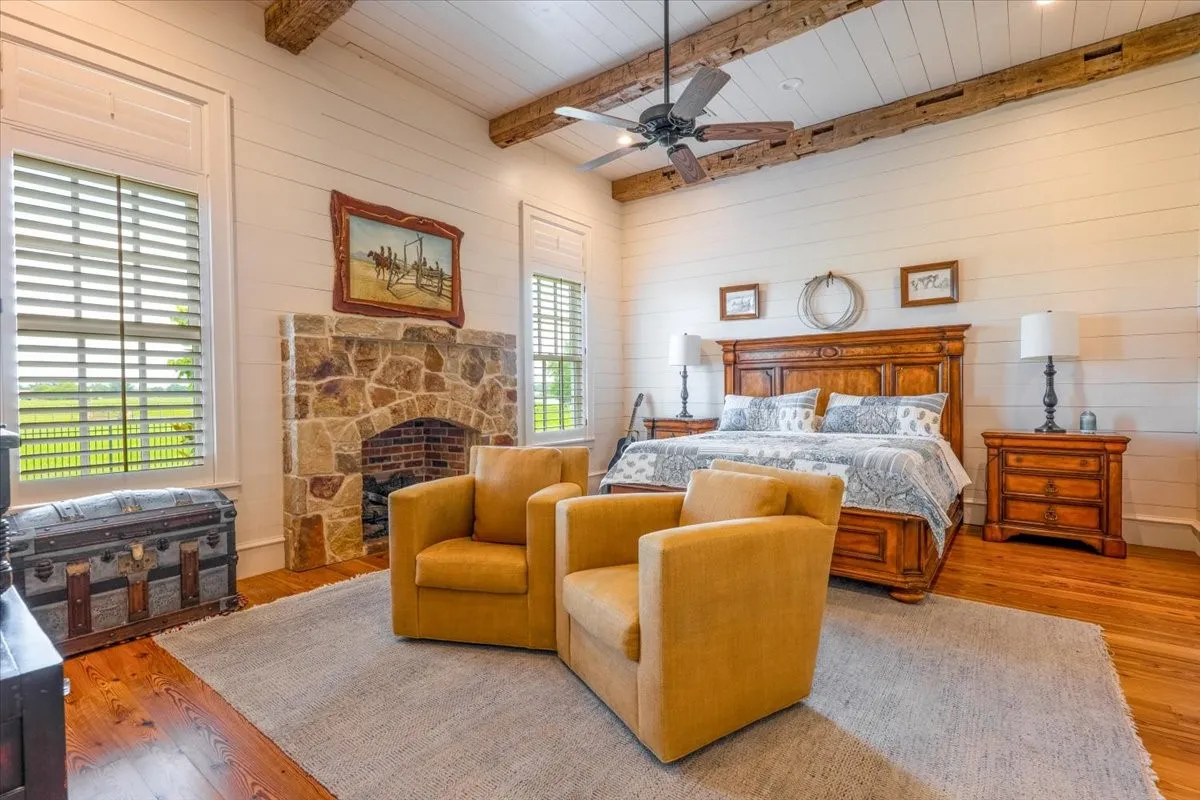 Farm For Sale in Hopkins County , 548 County Road 2301, Sulphur Springs, Texas 75482, 4 Bedroom, 5 Bathroom, 2 Garage spaces, 3,739 Sqft, built in 2012, mls#21311938, Real Estate Agent in Sulphur Springs, Homes For Sale in Hopkins county, Homes For Sale in Sulphur Springs, Realtor in Sulphur Springs Texas, Real Estate Brokerage Independent Realty Texas, Luminita Cordes Realtor