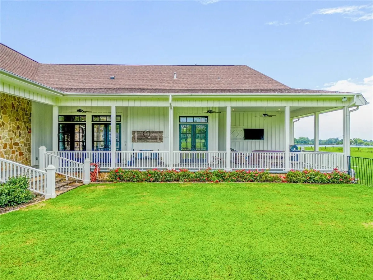 Farm For Sale in Hopkins County , 548 County Road 2301, Sulphur Springs, Texas 75482, 4 Bedroom, 5 Bathroom, 2 Garage spaces, 3,739 Sqft, built in 2012, mls#21311938, Real Estate Agent in Sulphur Springs, Homes For Sale in Hopkins county, Homes For Sale in Sulphur Springs, Realtor in Sulphur Springs Texas, Real Estate Brokerage Independent Realty Texas, Luminita Cordes Realtor