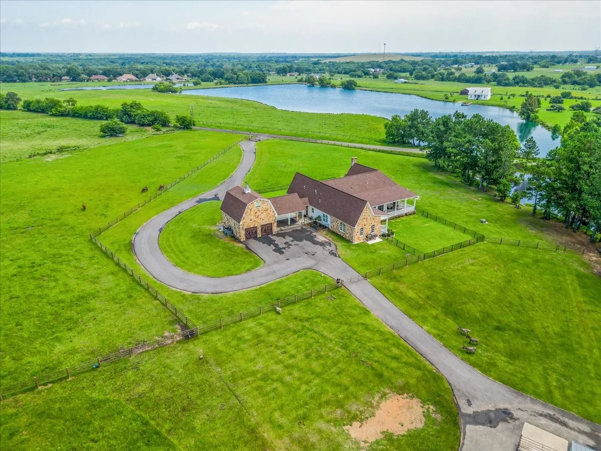 Farm For Sale in Hopkins County , 548 County Road 2301, Sulphur Springs, Texas 75482, 4 Bedroom, 5 Bathroom, 2 Garage spaces, 3,739 Sqft, built in 2012, mls#21311938, Real Estate Agent in Sulphur Springs, Homes For Sale in Hopkins county, Homes For Sale in Sulphur Springs, Realtor in Sulphur Springs Texas, Real Estate Brokerage Independent Realty Texas, Luminita Cordes Realtor