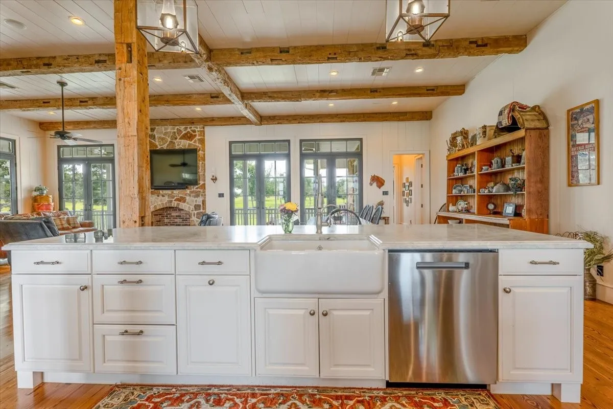 Farm For Sale in Hopkins County , 548 County Road 2301, Sulphur Springs, Texas 75482, 4 Bedroom, 5 Bathroom, 2 Garage spaces, 3,739 Sqft, built in 2012, mls#21311938, Real Estate Agent in Sulphur Springs, Homes For Sale in Hopkins county, Homes For Sale in Sulphur Springs, Realtor in Sulphur Springs Texas, Real Estate Brokerage Independent Realty Texas, Luminita Cordes Realtor