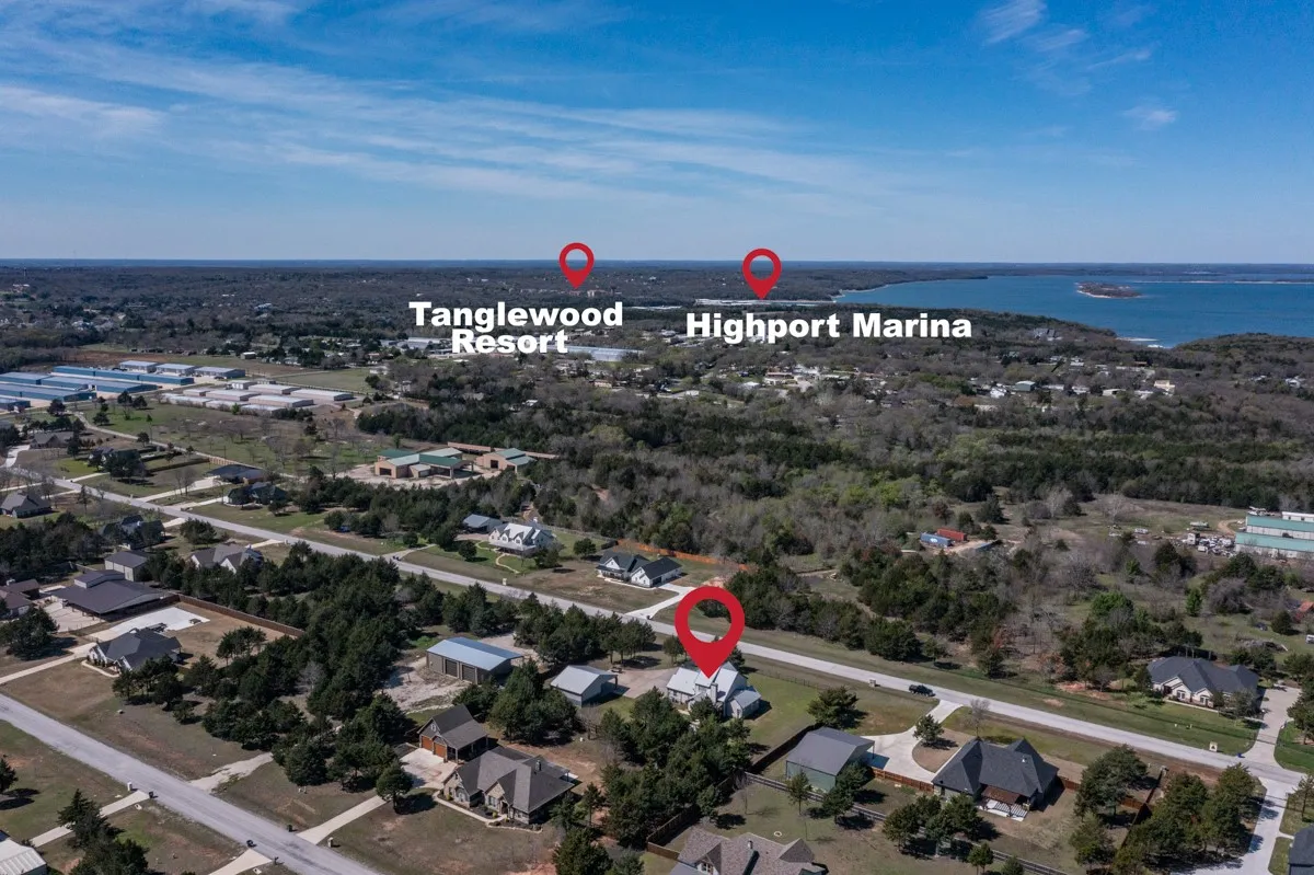 Close to Lake Texoma, Tanglewood Resort, Golf Course and the Marinas