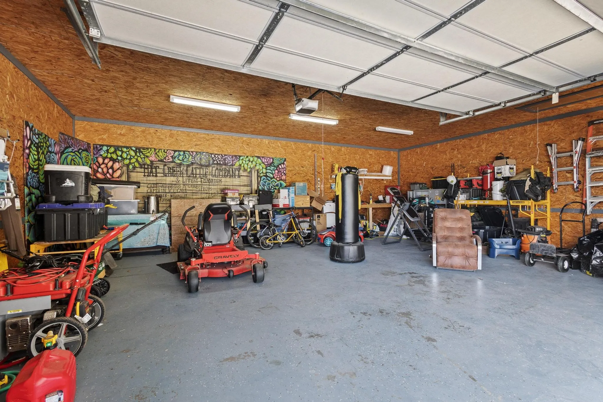 Single Family Residence For Sale in Grayson County , 496 Brandon Way, Pottsboro, Texas 75076, 3 Bedroom, 3 Bathroom, 4 Garage spaces, 2,276 Sqft, built in 2005, mls#21286980, Real Estate Agent in Pottsboro, Homes For Sale in Grayson county, Homes For Sale in Pottsboro, Realtor in Pottsboro Texas, Real Estate Brokerage Independent Realty Texas, Luminita Cordes Realtor