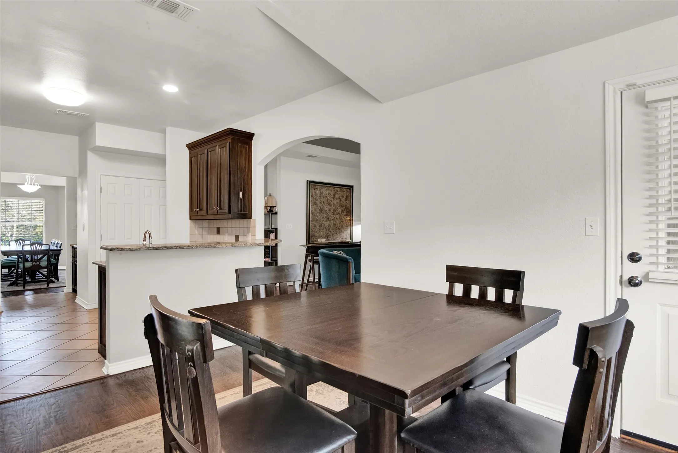 Eat-in Kitchen