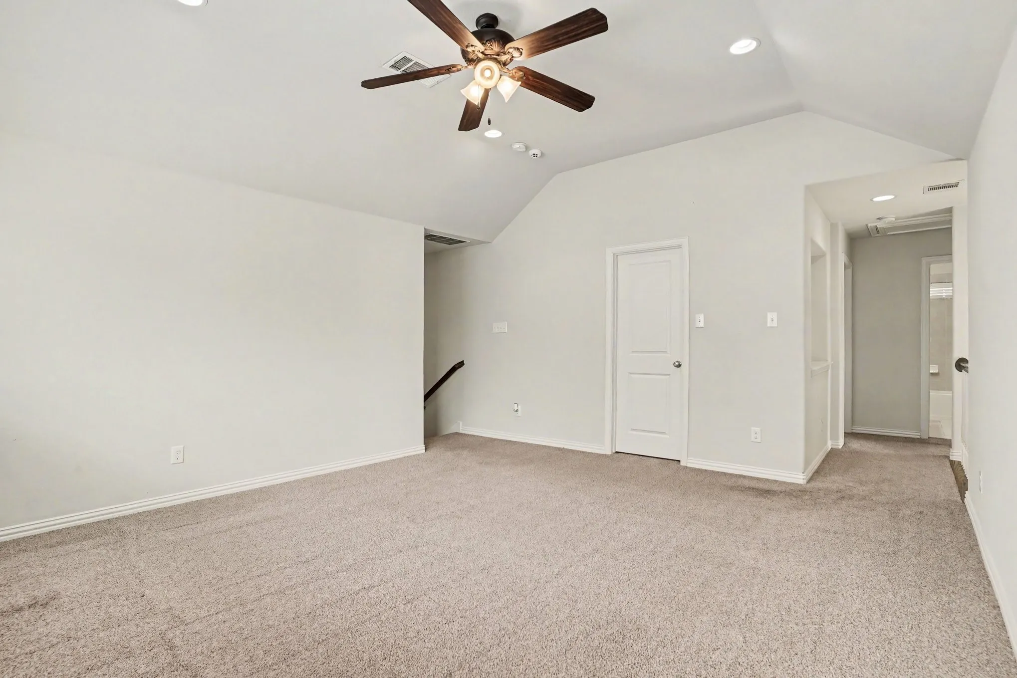 Single Family Residence For Sale in Collin County , 1729 Morning Mist Way, Wylie, Texas 75098, 4 Bedroom, 3 Bathroom, 2 Garage spaces, 2,790 Sqft, built in 2015, mls#21314289, Real Estate Agent in Wylie, Homes For Sale in Collin county, Homes For Sale in Wylie, Realtor in Wylie Texas, Real Estate Brokerage Independent Realty Texas, Luminita Cordes Realtor