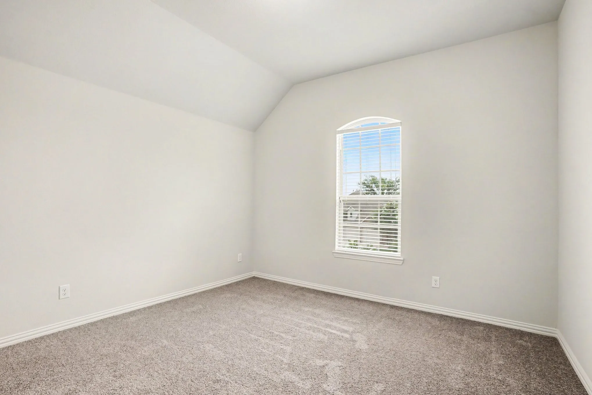 Single Family Residence For Sale in Collin County , 1729 Morning Mist Way, Wylie, Texas 75098, 4 Bedroom, 3 Bathroom, 2 Garage spaces, 2,790 Sqft, built in 2015, mls#21314289, Real Estate Agent in Wylie, Homes For Sale in Collin county, Homes For Sale in Wylie, Realtor in Wylie Texas, Real Estate Brokerage Independent Realty Texas, Luminita Cordes Realtor