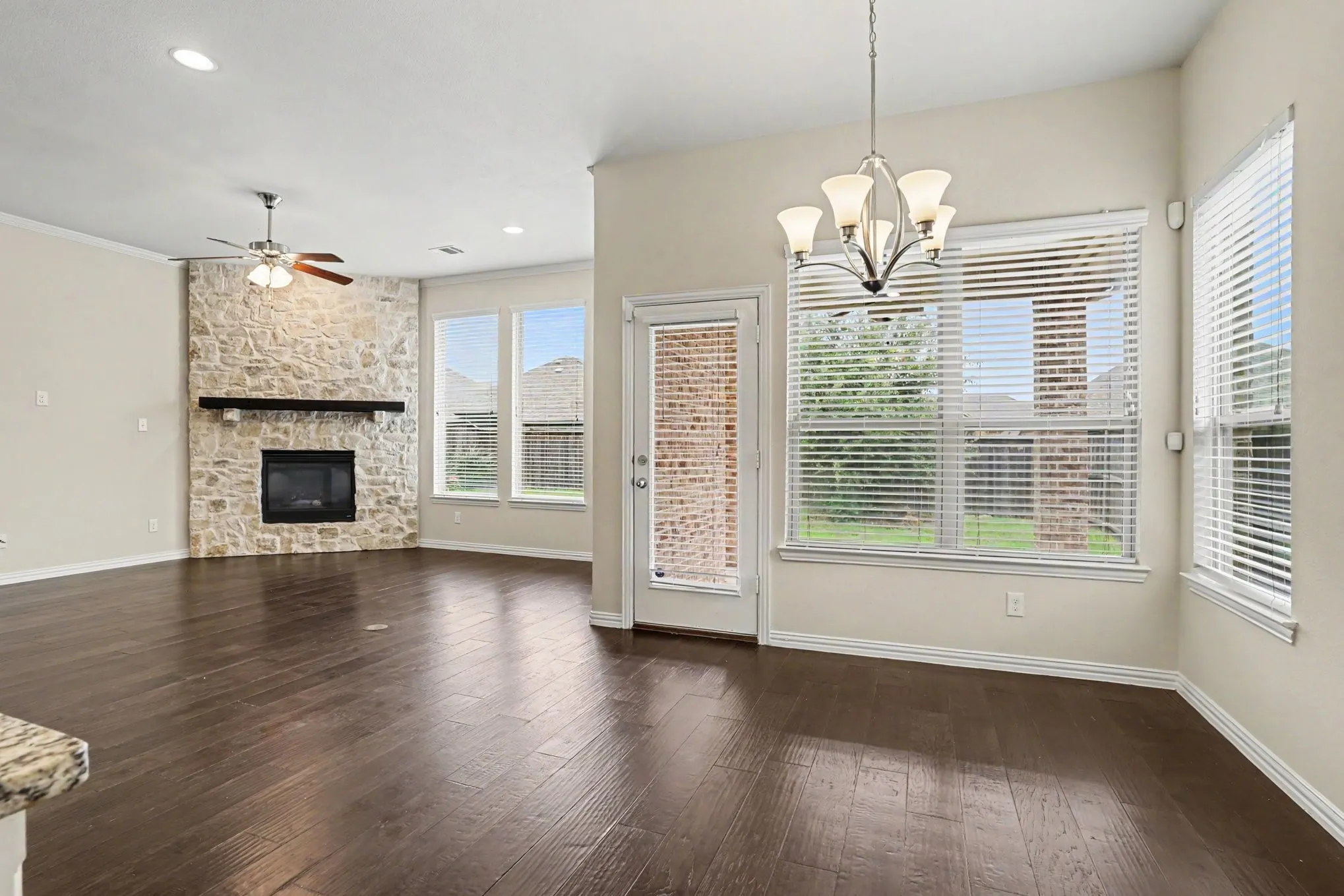Single Family Residence For Sale in Collin County , 1729 Morning Mist Way, Wylie, Texas 75098, 4 Bedroom, 3 Bathroom, 2 Garage spaces, 2,790 Sqft, built in 2015, mls#21314289, Real Estate Agent in Wylie, Homes For Sale in Collin county, Homes For Sale in Wylie, Realtor in Wylie Texas, Real Estate Brokerage Independent Realty Texas, Luminita Cordes Realtor