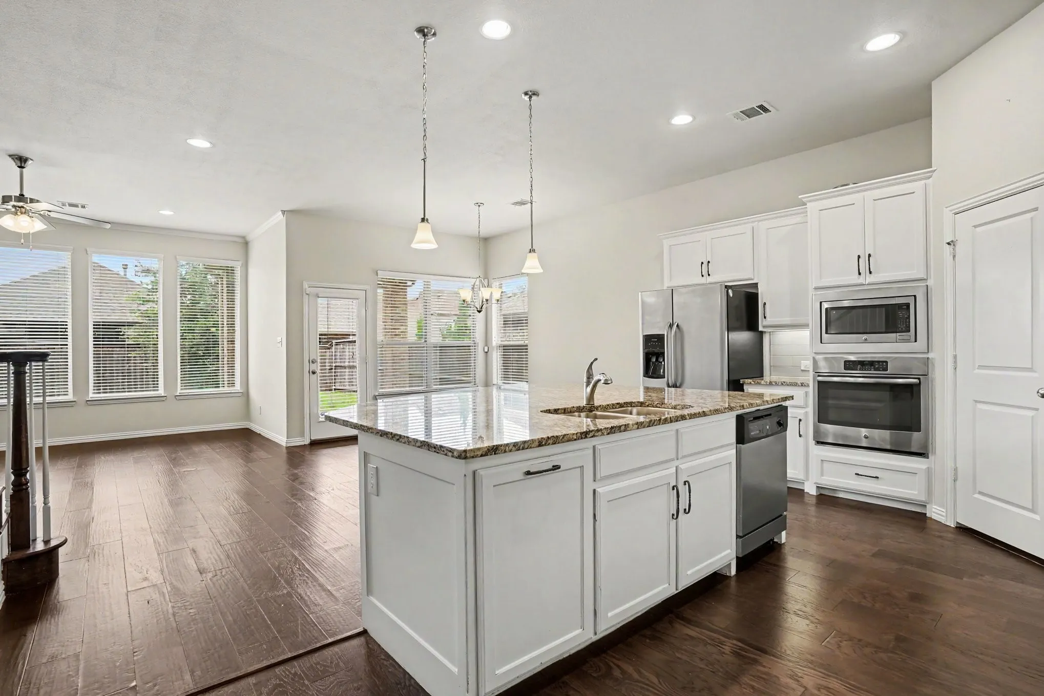 Single Family Residence For Sale in Collin County , 1729 Morning Mist Way, Wylie, Texas 75098, 4 Bedroom, 3 Bathroom, 2 Garage spaces, 2,790 Sqft, built in 2015, mls#21314289, Real Estate Agent in Wylie, Homes For Sale in Collin county, Homes For Sale in Wylie, Realtor in Wylie Texas, Real Estate Brokerage Independent Realty Texas, Luminita Cordes Realtor