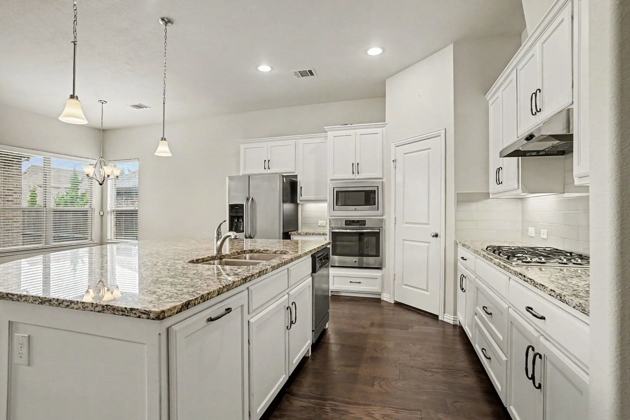 Single Family Residence For Sale in Collin County , 1729 Morning Mist Way, Wylie, Texas 75098, 4 Bedroom, 3 Bathroom, 2 Garage spaces, 2,790 Sqft, built in 2015, mls#21314289, Real Estate Agent in Wylie, Homes For Sale in Collin county, Homes For Sale in Wylie, Realtor in Wylie Texas, Real Estate Brokerage Independent Realty Texas, Luminita Cordes Realtor