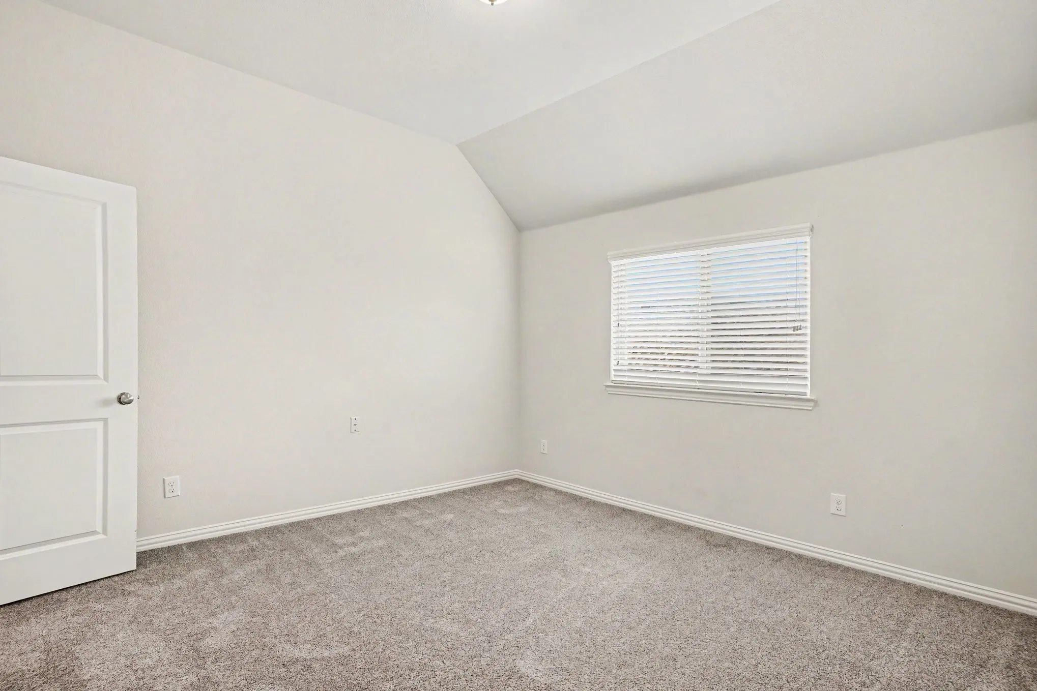 Single Family Residence For Sale in Collin County , 1729 Morning Mist Way, Wylie, Texas 75098, 4 Bedroom, 3 Bathroom, 2 Garage spaces, 2,790 Sqft, built in 2015, mls#21314289, Real Estate Agent in Wylie, Homes For Sale in Collin county, Homes For Sale in Wylie, Realtor in Wylie Texas, Real Estate Brokerage Independent Realty Texas, Luminita Cordes Realtor