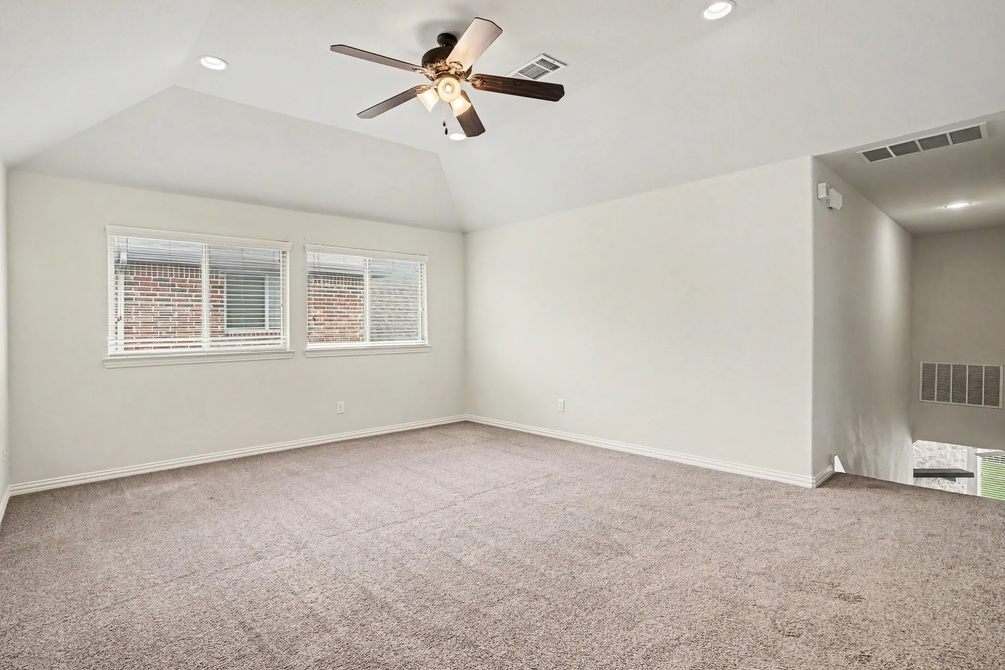Single Family Residence For Sale in Collin County , 1729 Morning Mist Way, Wylie, Texas 75098, 4 Bedroom, 3 Bathroom, 2 Garage spaces, 2,790 Sqft, built in 2015, mls#21314289, Real Estate Agent in Wylie, Homes For Sale in Collin county, Homes For Sale in Wylie, Realtor in Wylie Texas, Real Estate Brokerage Independent Realty Texas, Luminita Cordes Realtor