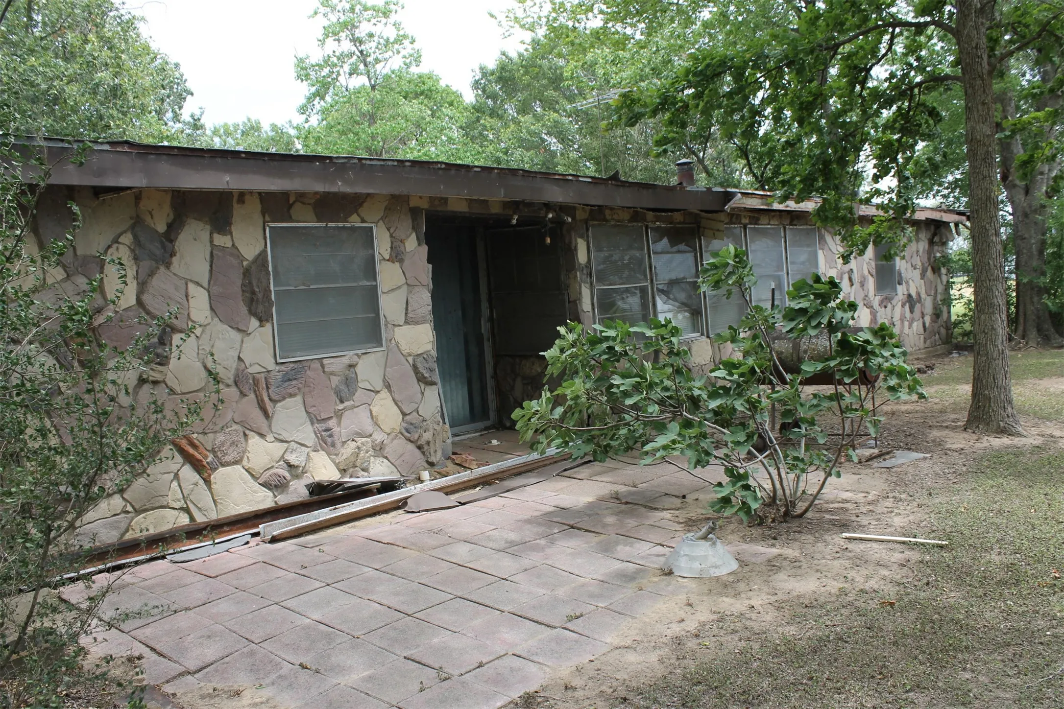 Improved Land For Sale in Henderson County , 312 Lazy Cane Ranch Road, Trinidad, Texas 75163, 0, 0, Garage spaces, 0 Sqft, built in 1968, mls#21314461, Real Estate Agent in Trinidad, Homes For Sale in Henderson county, Homes For Sale in Trinidad, Realtor in Trinidad Texas, Real Estate Brokerage Independent Realty Texas, Luminita Cordes Realtor