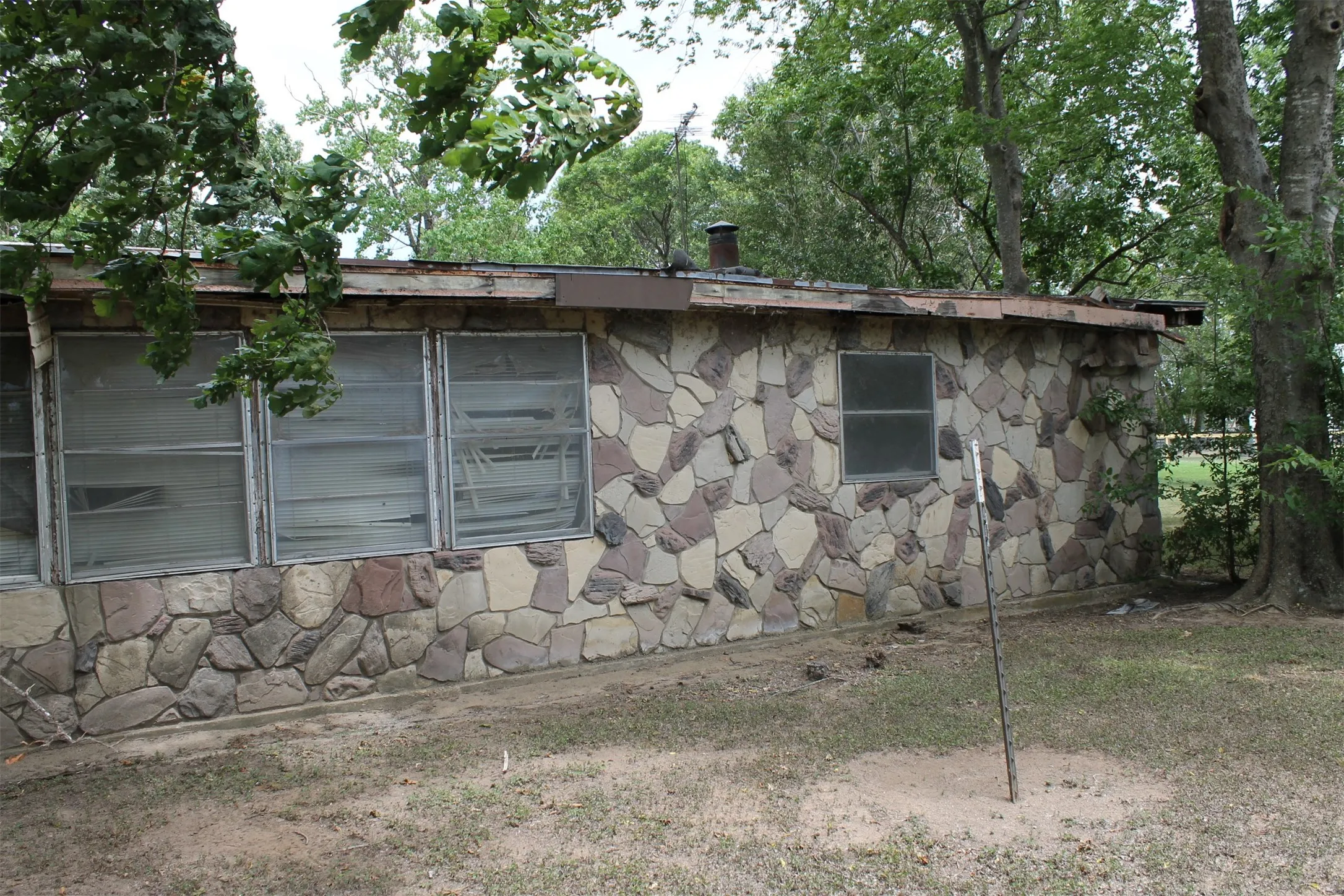Improved Land For Sale in Henderson County , 312 Lazy Cane Ranch Road, Trinidad, Texas 75163, 0, 0, Garage spaces, 0 Sqft, built in 1968, mls#21314461, Real Estate Agent in Trinidad, Homes For Sale in Henderson county, Homes For Sale in Trinidad, Realtor in Trinidad Texas, Real Estate Brokerage Independent Realty Texas, Luminita Cordes Realtor