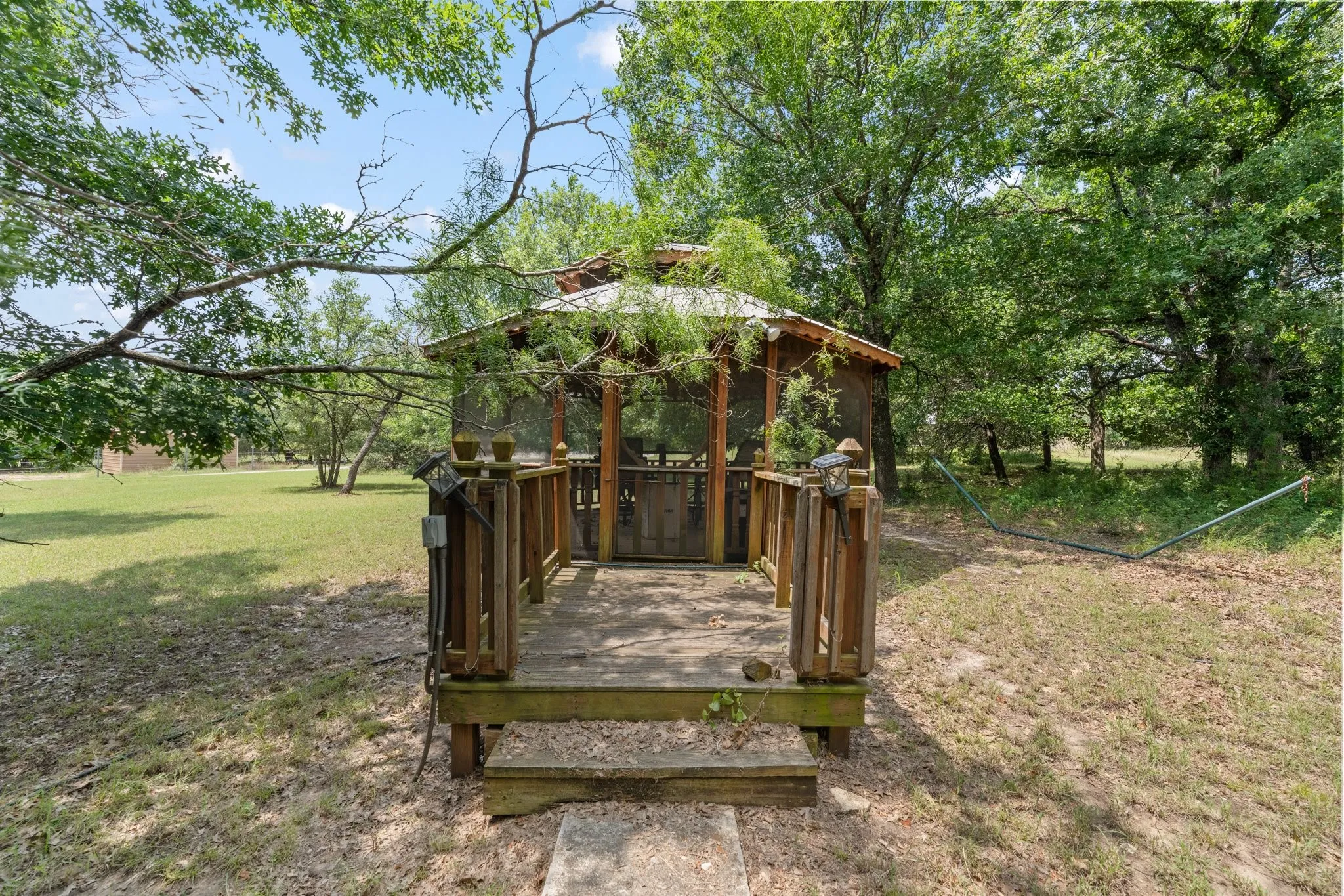 Single Family Residence For Sale in Somervell County , 1127 Mallard Lane, Glen Rose, Texas 76043, 3 Bedroom, 3 Bathroom, Garage spaces, 3,132 Sqft, built in 2005, mls#21314256, Real Estate Agent in Glen Rose, Homes For Sale in Somervell county, Homes For Sale in Glen Rose, Realtor in Glen Rose Texas, Real Estate Brokerage Independent Realty Texas, Luminita Cordes Realtor