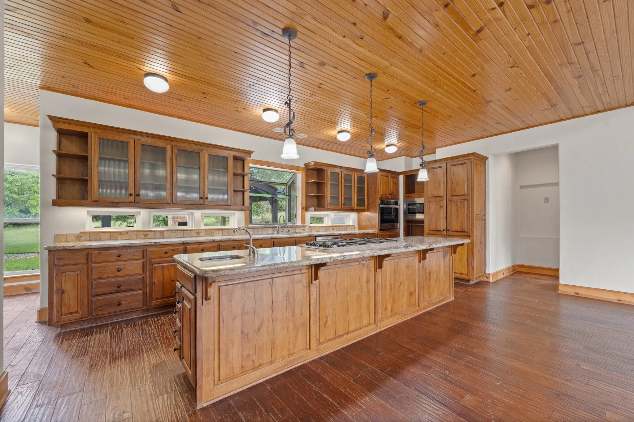 Single Family Residence For Sale in Somervell County , 1127 Mallard Lane, Glen Rose, Texas 76043, 3 Bedroom, 3 Bathroom, Garage spaces, 3,132 Sqft, built in 2005, mls#21314256, Real Estate Agent in Glen Rose, Homes For Sale in Somervell county, Homes For Sale in Glen Rose, Realtor in Glen Rose Texas, Real Estate Brokerage Independent Realty Texas, Luminita Cordes Realtor