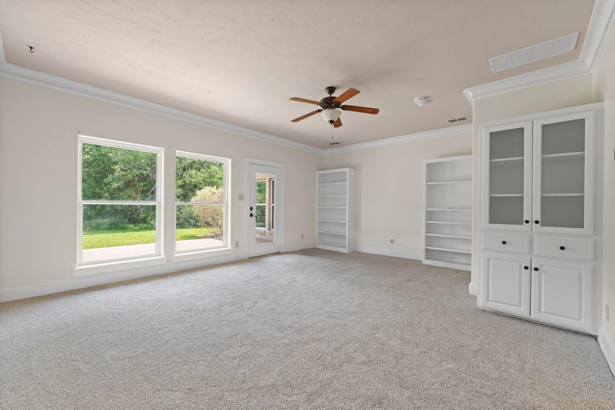 Single Family Residence For Sale in Somervell County , 1127 Mallard Lane, Glen Rose, Texas 76043, 3 Bedroom, 3 Bathroom, Garage spaces, 3,132 Sqft, built in 2005, mls#21314256, Real Estate Agent in Glen Rose, Homes For Sale in Somervell county, Homes For Sale in Glen Rose, Realtor in Glen Rose Texas, Real Estate Brokerage Independent Realty Texas, Luminita Cordes Realtor