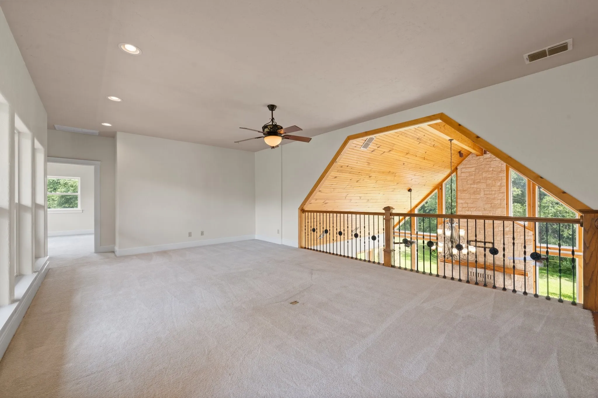 Single Family Residence For Sale in Somervell County , 1127 Mallard Lane, Glen Rose, Texas 76043, 3 Bedroom, 3 Bathroom, Garage spaces, 3,132 Sqft, built in 2005, mls#21314256, Real Estate Agent in Glen Rose, Homes For Sale in Somervell county, Homes For Sale in Glen Rose, Realtor in Glen Rose Texas, Real Estate Brokerage Independent Realty Texas, Luminita Cordes Realtor