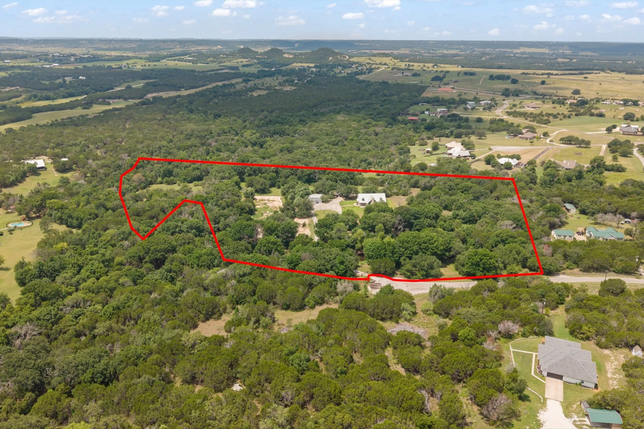Single Family Residence For Sale in Somervell County , 1127 Mallard Lane, Glen Rose, Texas 76043, 3 Bedroom, 3 Bathroom, Garage spaces, 3,132 Sqft, built in 2005, mls#21314256, Real Estate Agent in Glen Rose, Homes For Sale in Somervell county, Homes For Sale in Glen Rose, Realtor in Glen Rose Texas, Real Estate Brokerage Independent Realty Texas, Luminita Cordes Realtor