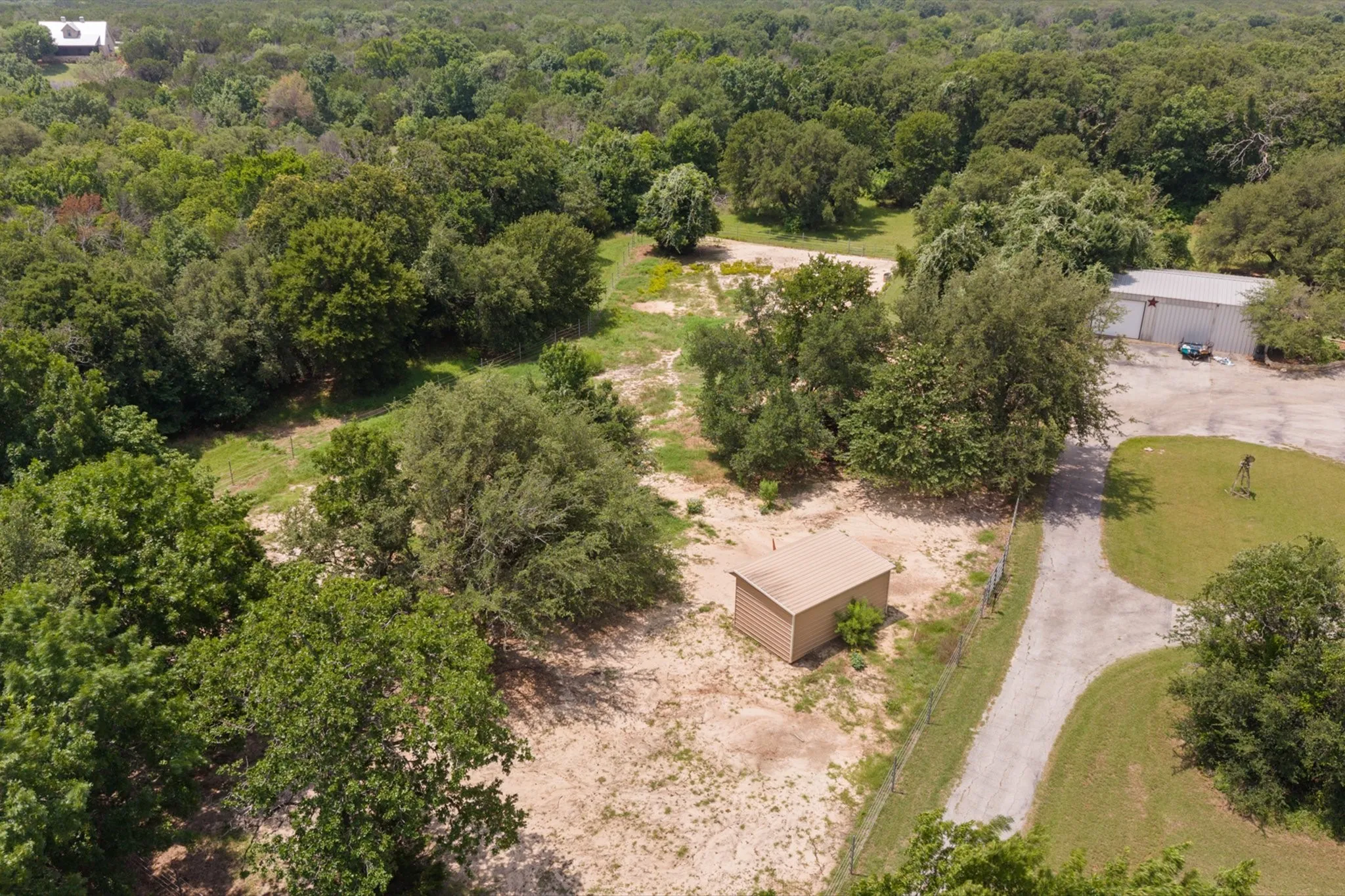 Single Family Residence For Sale in Somervell County , 1127 Mallard Lane, Glen Rose, Texas 76043, 3 Bedroom, 3 Bathroom, Garage spaces, 3,132 Sqft, built in 2005, mls#21314256, Real Estate Agent in Glen Rose, Homes For Sale in Somervell county, Homes For Sale in Glen Rose, Realtor in Glen Rose Texas, Real Estate Brokerage Independent Realty Texas, Luminita Cordes Realtor
