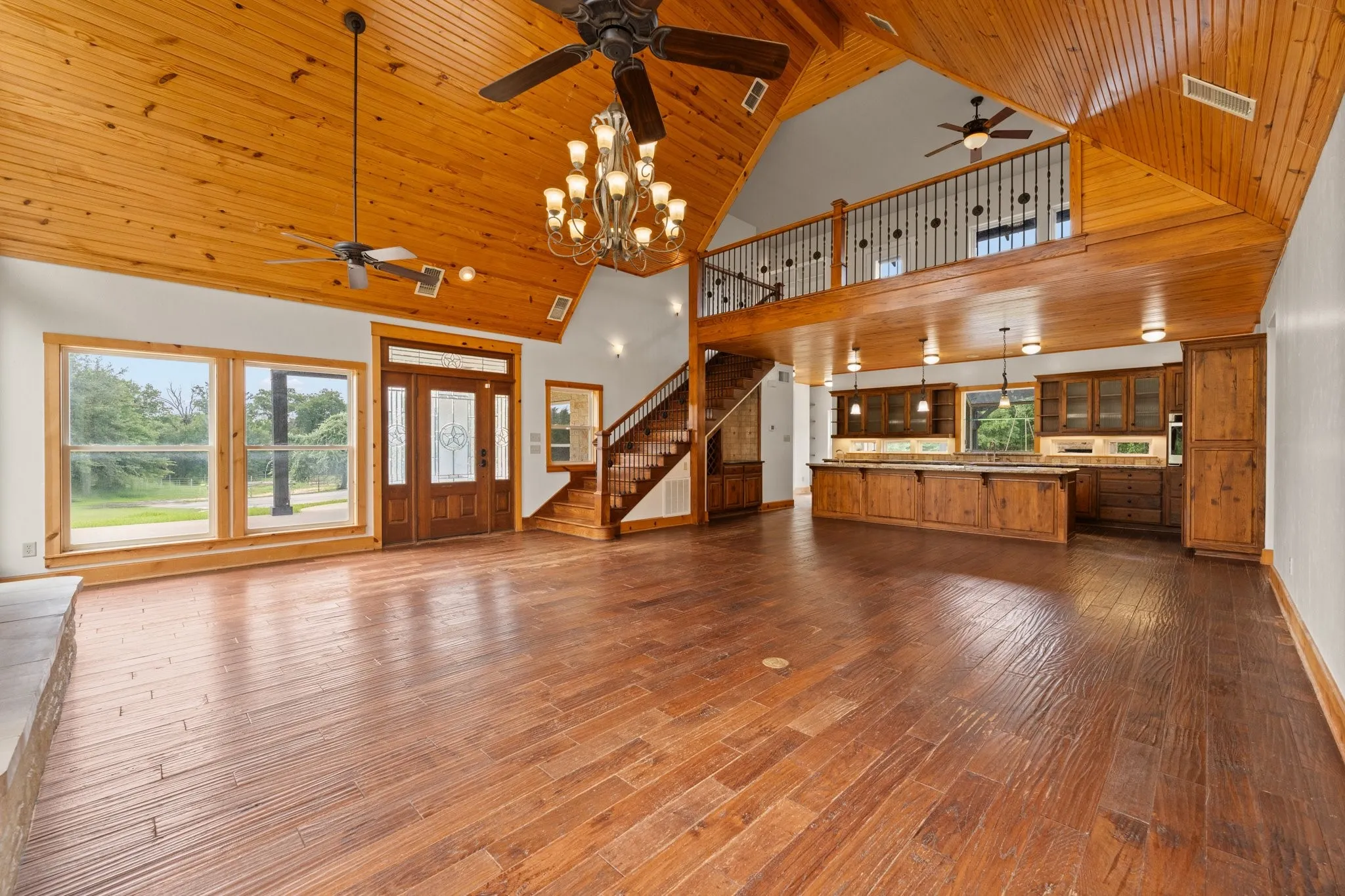 Single Family Residence For Sale in Somervell County , 1127 Mallard Lane, Glen Rose, Texas 76043, 3 Bedroom, 3 Bathroom, Garage spaces, 3,132 Sqft, built in 2005, mls#21314256, Real Estate Agent in Glen Rose, Homes For Sale in Somervell county, Homes For Sale in Glen Rose, Realtor in Glen Rose Texas, Real Estate Brokerage Independent Realty Texas, Luminita Cordes Realtor