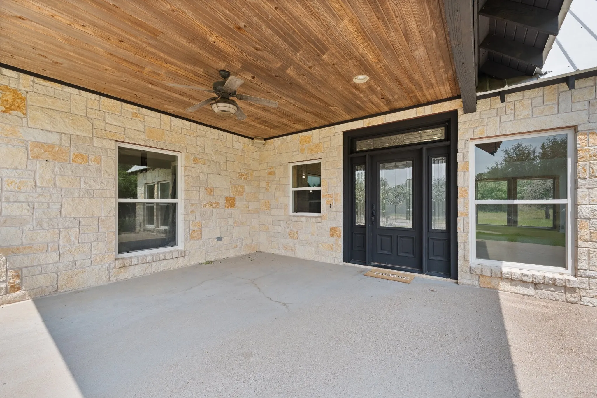 Single Family Residence For Sale in Somervell County , 1127 Mallard Lane, Glen Rose, Texas 76043, 3 Bedroom, 3 Bathroom, Garage spaces, 3,132 Sqft, built in 2005, mls#21314256, Real Estate Agent in Glen Rose, Homes For Sale in Somervell county, Homes For Sale in Glen Rose, Realtor in Glen Rose Texas, Real Estate Brokerage Independent Realty Texas, Luminita Cordes Realtor