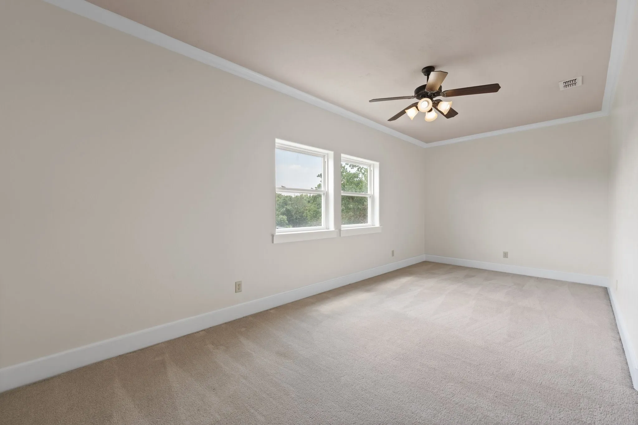 Single Family Residence For Sale in Somervell County , 1127 Mallard Lane, Glen Rose, Texas 76043, 3 Bedroom, 3 Bathroom, Garage spaces, 3,132 Sqft, built in 2005, mls#21314256, Real Estate Agent in Glen Rose, Homes For Sale in Somervell county, Homes For Sale in Glen Rose, Realtor in Glen Rose Texas, Real Estate Brokerage Independent Realty Texas, Luminita Cordes Realtor