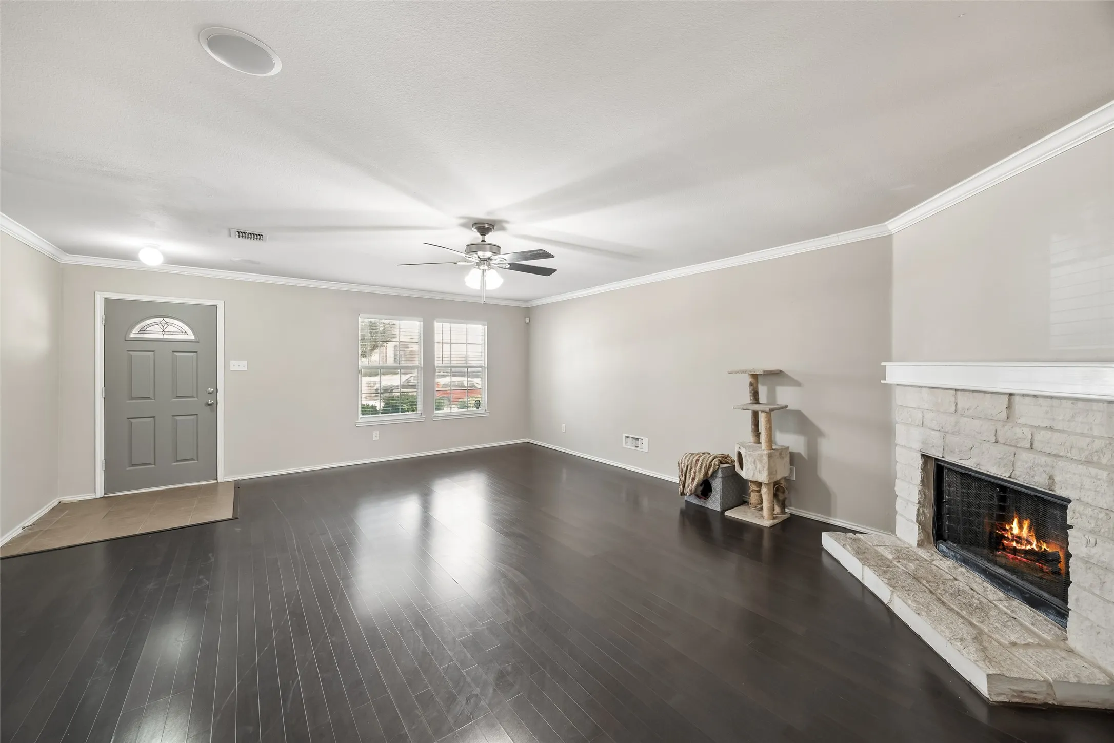 Single Family Residence For Sale in Tarrant County , 4541 Lacebark Lane, Fort Worth, Texas 76244, 3 Bedroom, 2 Bathroom, 2 Garage spaces, 1,868 Sqft, built in 2006, mls#21313982, Real Estate Agent in Fort Worth, Homes For Sale in Tarrant county, Homes For Sale in Fort Worth, Realtor in Fort Worth Texas, Real Estate Brokerage Independent Realty Texas, Luminita Cordes Realtor