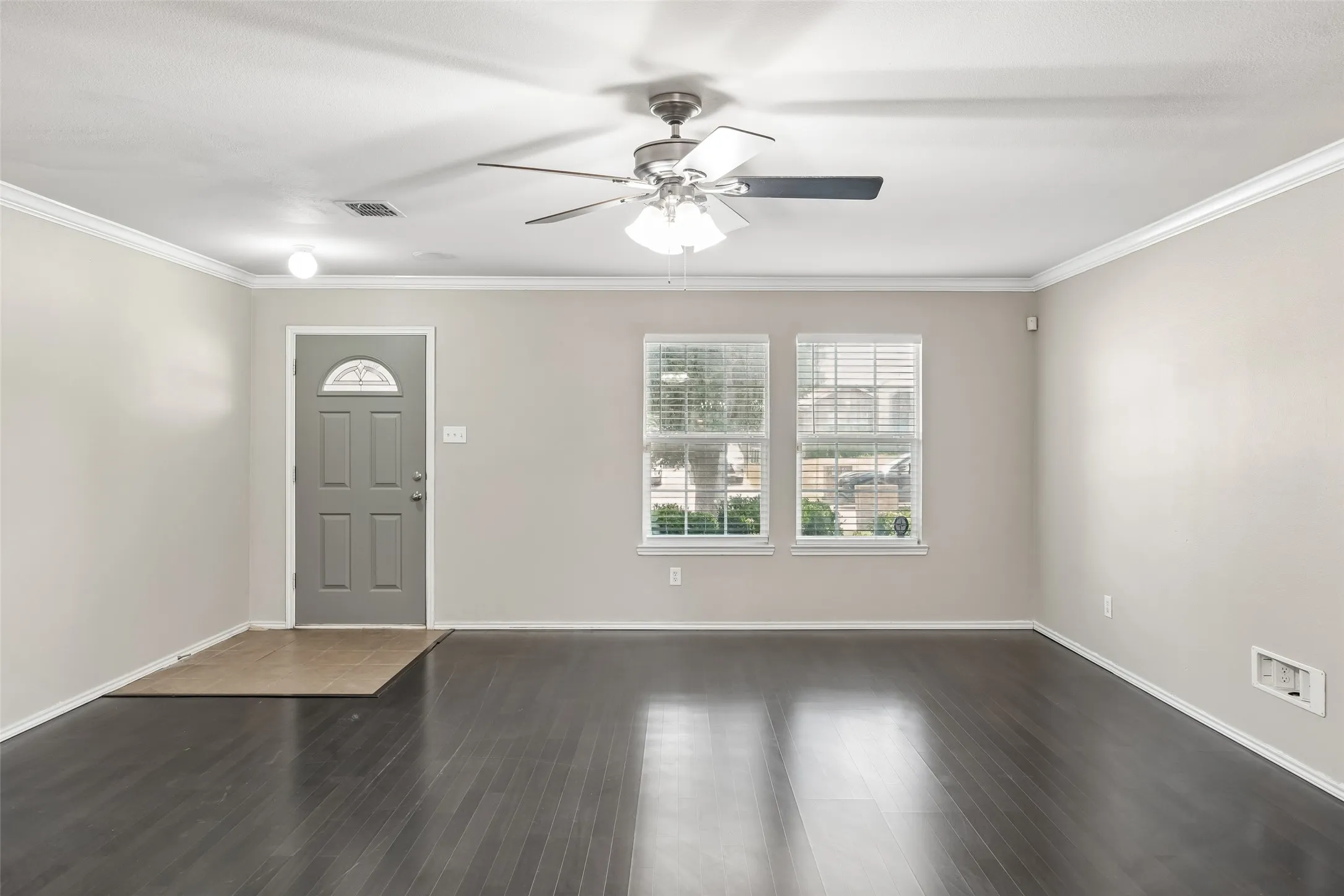 Single Family Residence For Sale in Tarrant County , 4541 Lacebark Lane, Fort Worth, Texas 76244, 3 Bedroom, 2 Bathroom, 2 Garage spaces, 1,868 Sqft, built in 2006, mls#21313982, Real Estate Agent in Fort Worth, Homes For Sale in Tarrant county, Homes For Sale in Fort Worth, Realtor in Fort Worth Texas, Real Estate Brokerage Independent Realty Texas, Luminita Cordes Realtor