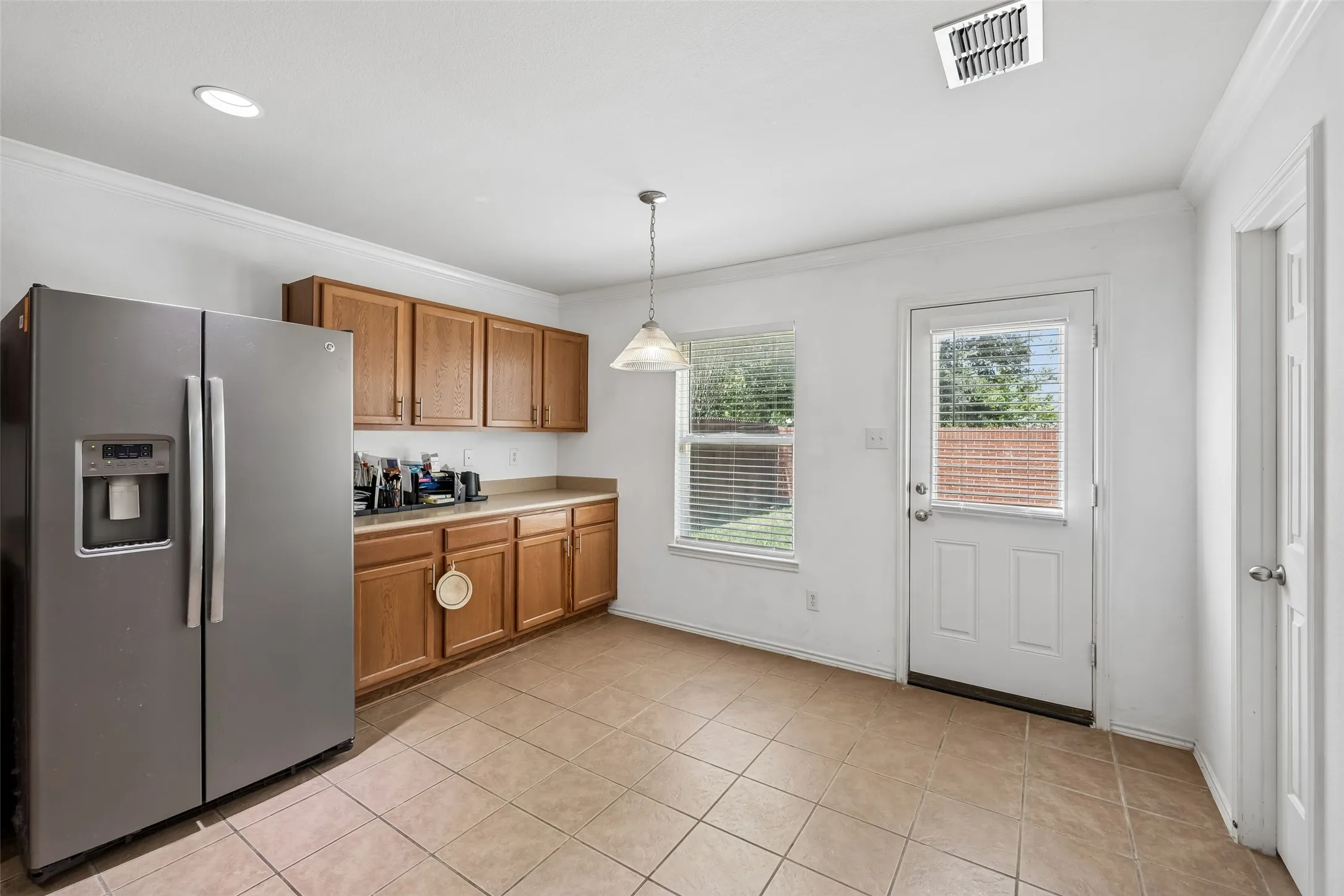 Single Family Residence For Sale in Tarrant County , 4541 Lacebark Lane, Fort Worth, Texas 76244, 3 Bedroom, 2 Bathroom, 2 Garage spaces, 1,868 Sqft, built in 2006, mls#21313982, Real Estate Agent in Fort Worth, Homes For Sale in Tarrant county, Homes For Sale in Fort Worth, Realtor in Fort Worth Texas, Real Estate Brokerage Independent Realty Texas, Luminita Cordes Realtor