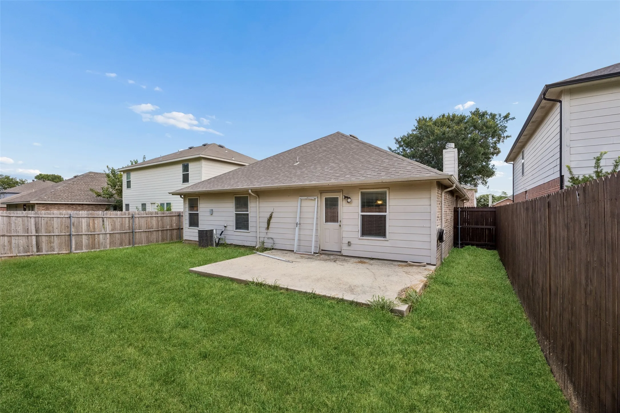 Single Family Residence For Sale in Tarrant County , 4541 Lacebark Lane, Fort Worth, Texas 76244, 3 Bedroom, 2 Bathroom, 2 Garage spaces, 1,868 Sqft, built in 2006, mls#21313982, Real Estate Agent in Fort Worth, Homes For Sale in Tarrant county, Homes For Sale in Fort Worth, Realtor in Fort Worth Texas, Real Estate Brokerage Independent Realty Texas, Luminita Cordes Realtor