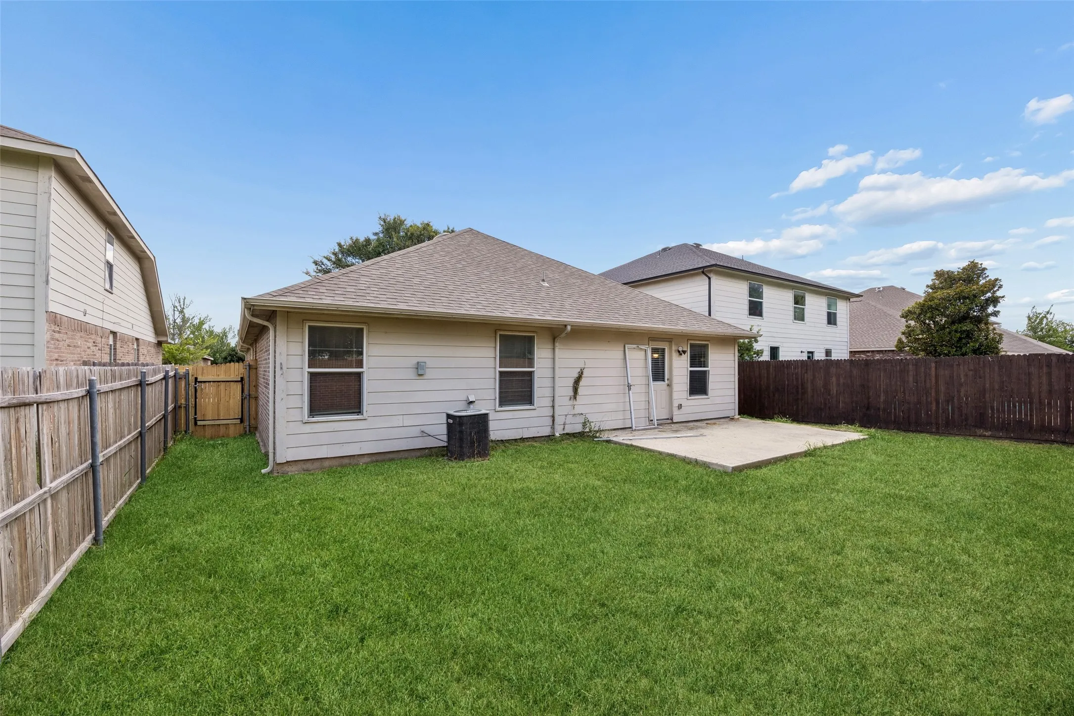 Single Family Residence For Sale in Tarrant County , 4541 Lacebark Lane, Fort Worth, Texas 76244, 3 Bedroom, 2 Bathroom, 2 Garage spaces, 1,868 Sqft, built in 2006, mls#21313982, Real Estate Agent in Fort Worth, Homes For Sale in Tarrant county, Homes For Sale in Fort Worth, Realtor in Fort Worth Texas, Real Estate Brokerage Independent Realty Texas, Luminita Cordes Realtor