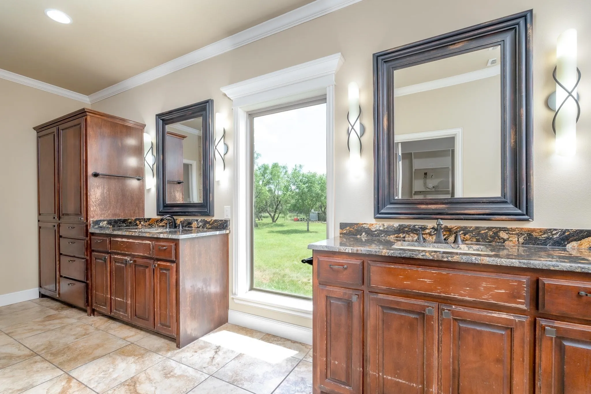 Single Family Residence For Sale in Taylor County , 7833 Fm 89, Tuscola, Texas 79562, 3 Bedroom, 2 Bathroom, 3 Garage spaces, 2,757 Sqft, built in 2013, mls#21314339, Real Estate Agent in Tuscola, Homes For Sale in Taylor county, Homes For Sale in Tuscola, Realtor in Tuscola Texas, Real Estate Brokerage Independent Realty Texas, Luminita Cordes Realtor