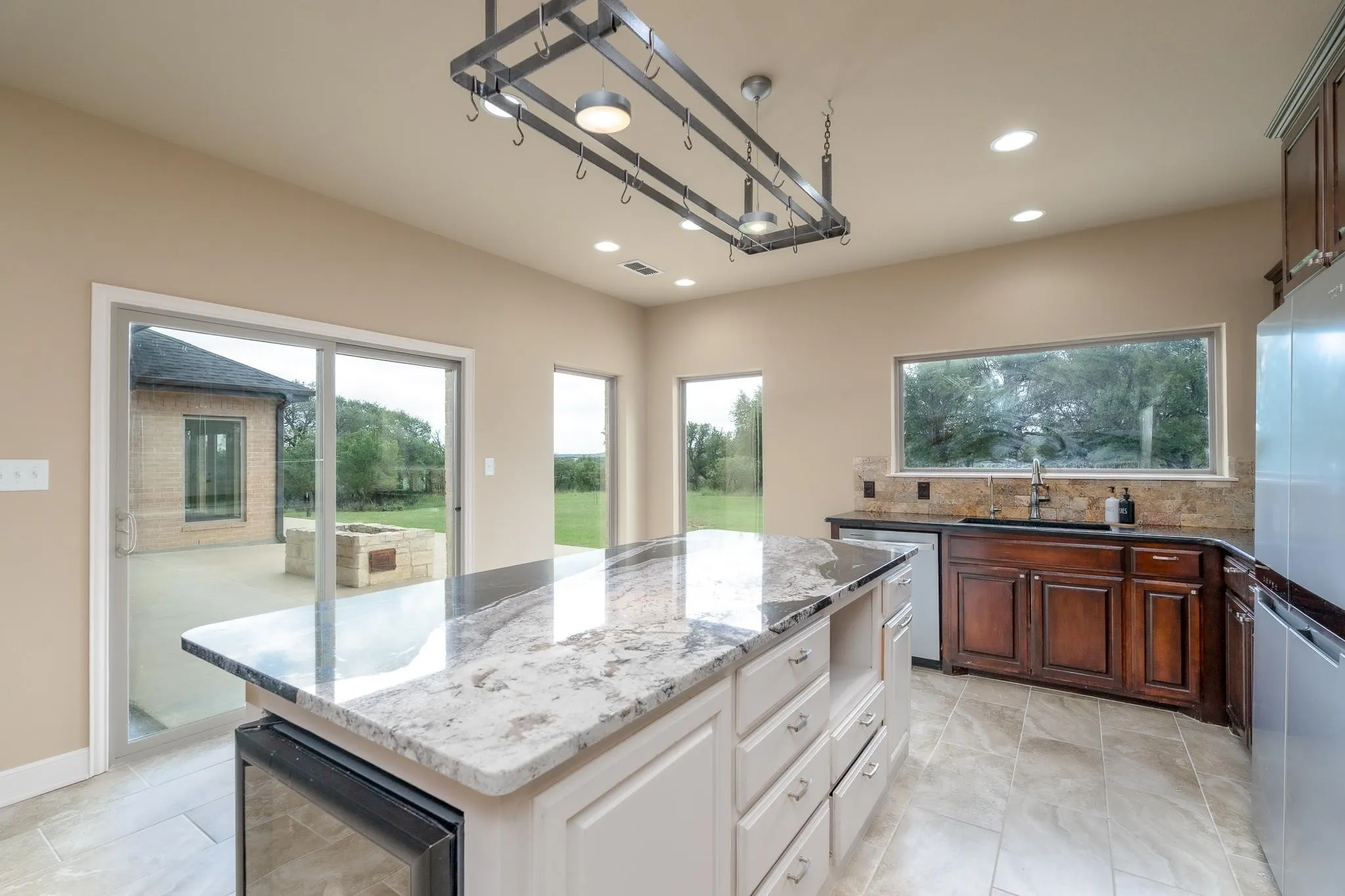 Single Family Residence For Sale in Taylor County , 7833 Fm 89, Tuscola, Texas 79562, 3 Bedroom, 2 Bathroom, 3 Garage spaces, 2,757 Sqft, built in 2013, mls#21314339, Real Estate Agent in Tuscola, Homes For Sale in Taylor county, Homes For Sale in Tuscola, Realtor in Tuscola Texas, Real Estate Brokerage Independent Realty Texas, Luminita Cordes Realtor