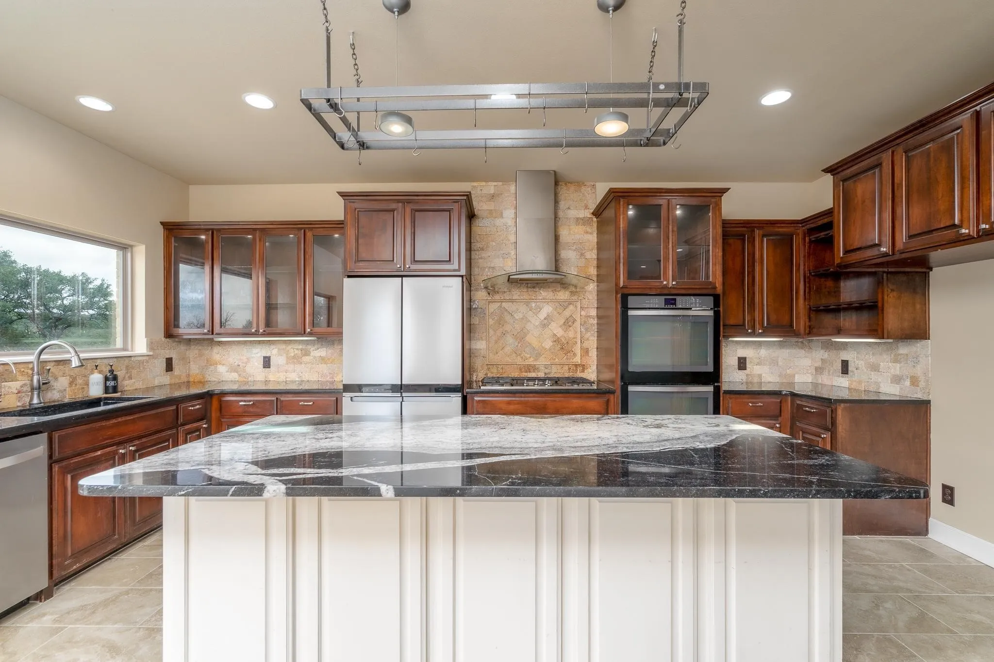 Single Family Residence For Sale in Taylor County , 7833 Fm 89, Tuscola, Texas 79562, 3 Bedroom, 2 Bathroom, 3 Garage spaces, 2,757 Sqft, built in 2013, mls#21314339, Real Estate Agent in Tuscola, Homes For Sale in Taylor county, Homes For Sale in Tuscola, Realtor in Tuscola Texas, Real Estate Brokerage Independent Realty Texas, Luminita Cordes Realtor