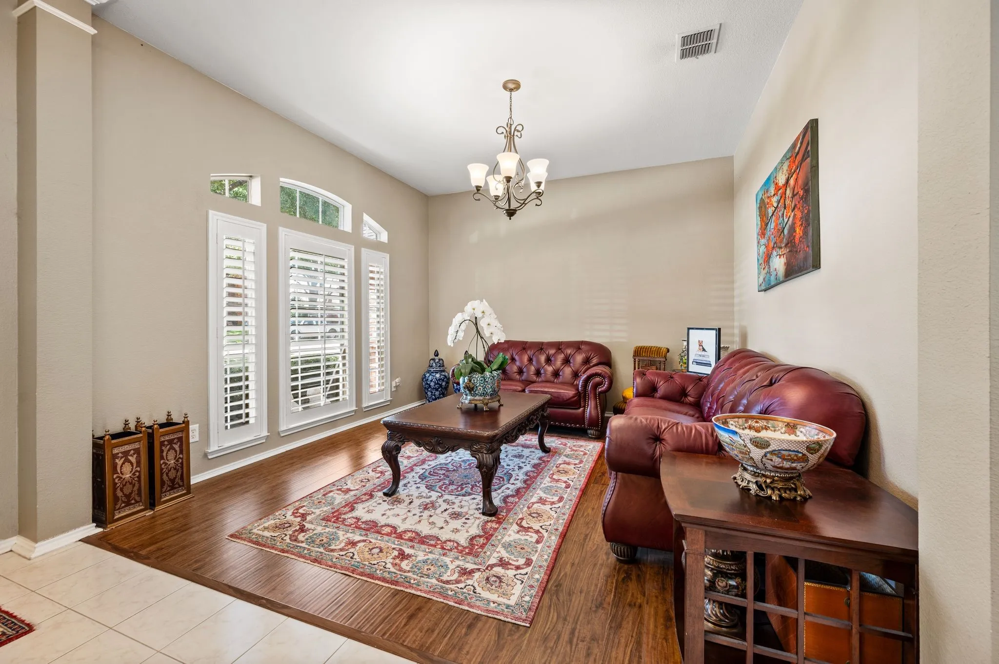 Single Family Residence For Sale in Tarrant County , 926 Creekbend Drive, Keller, Texas 76248, 4 Bedroom, 2 Bathroom, 2 Garage spaces, 2,606 Sqft, built in 1998, mls#21314280, Real Estate Agent in Keller, Homes For Sale in Tarrant county, Homes For Sale in Keller, Realtor in Keller Texas, Real Estate Brokerage Independent Realty Texas, Luminita Cordes Realtor