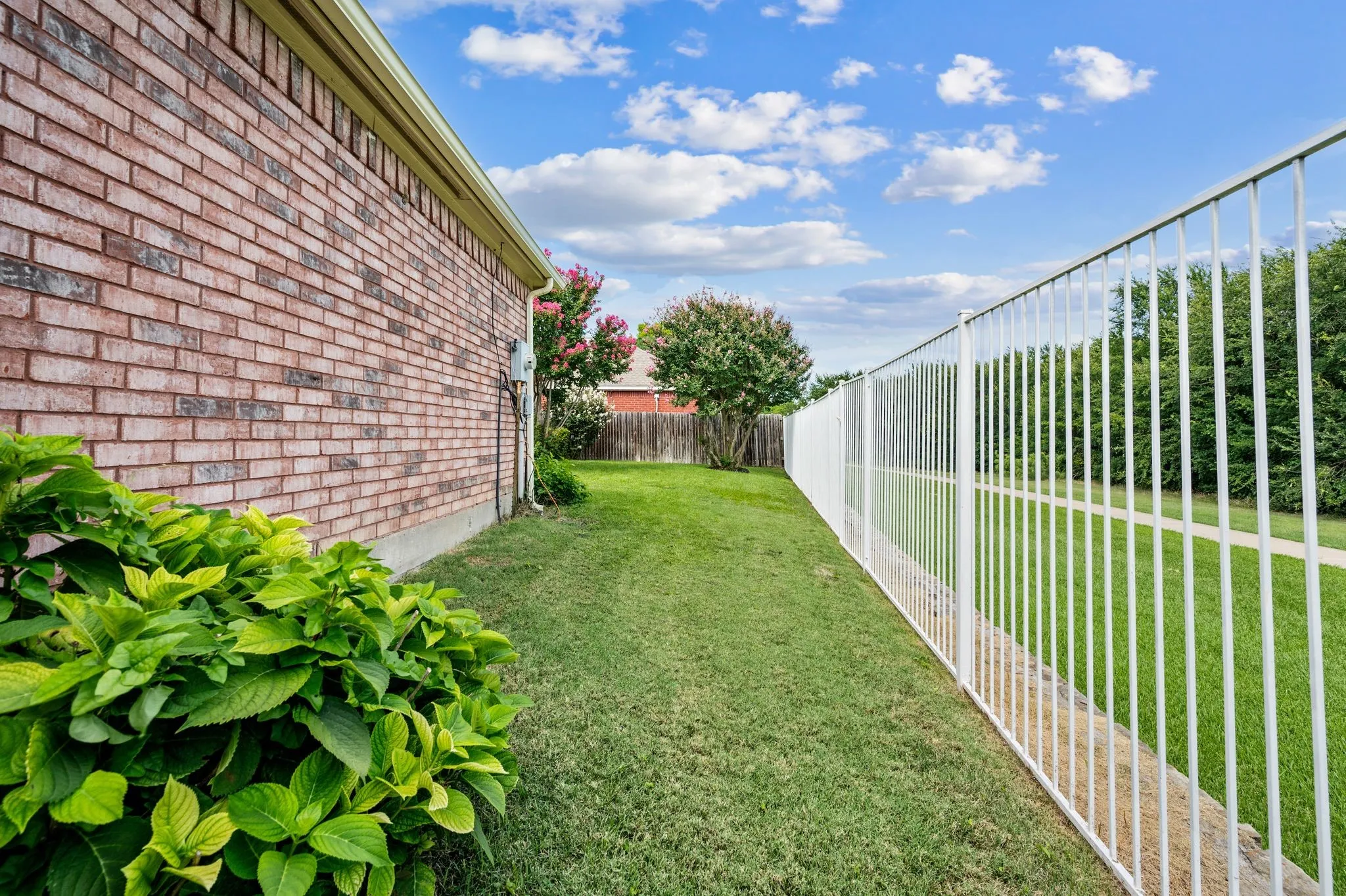 Single Family Residence For Sale in Tarrant County , 926 Creekbend Drive, Keller, Texas 76248, 4 Bedroom, 2 Bathroom, 2 Garage spaces, 2,606 Sqft, built in 1998, mls#21314280, Real Estate Agent in Keller, Homes For Sale in Tarrant county, Homes For Sale in Keller, Realtor in Keller Texas, Real Estate Brokerage Independent Realty Texas, Luminita Cordes Realtor