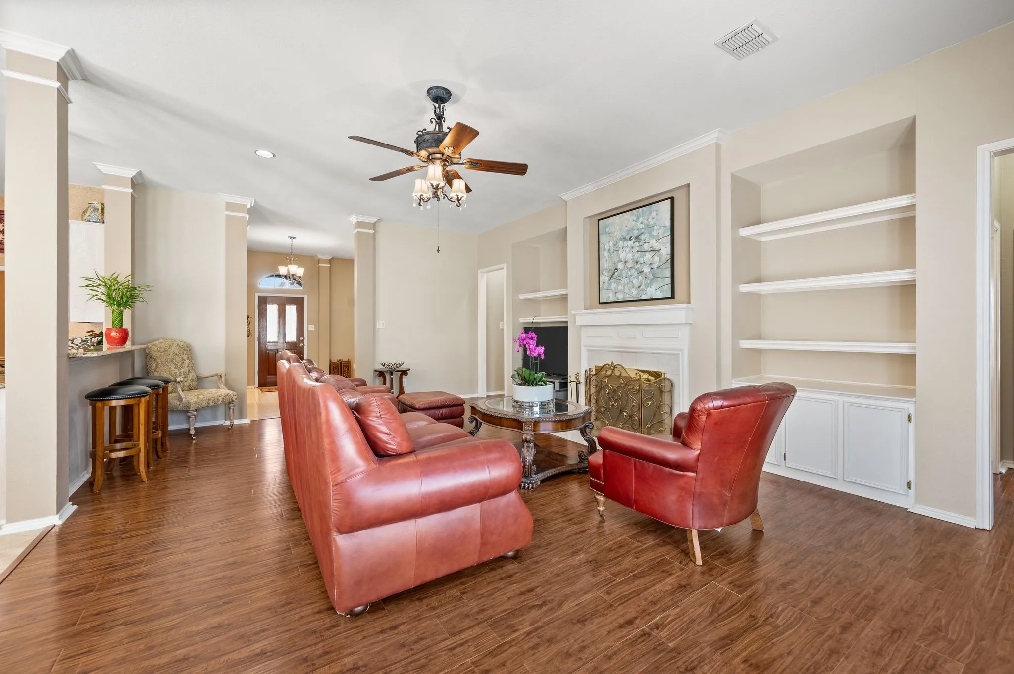Single Family Residence For Sale in Tarrant County , 926 Creekbend Drive, Keller, Texas 76248, 4 Bedroom, 2 Bathroom, 2 Garage spaces, 2,606 Sqft, built in 1998, mls#21314280, Real Estate Agent in Keller, Homes For Sale in Tarrant county, Homes For Sale in Keller, Realtor in Keller Texas, Real Estate Brokerage Independent Realty Texas, Luminita Cordes Realtor