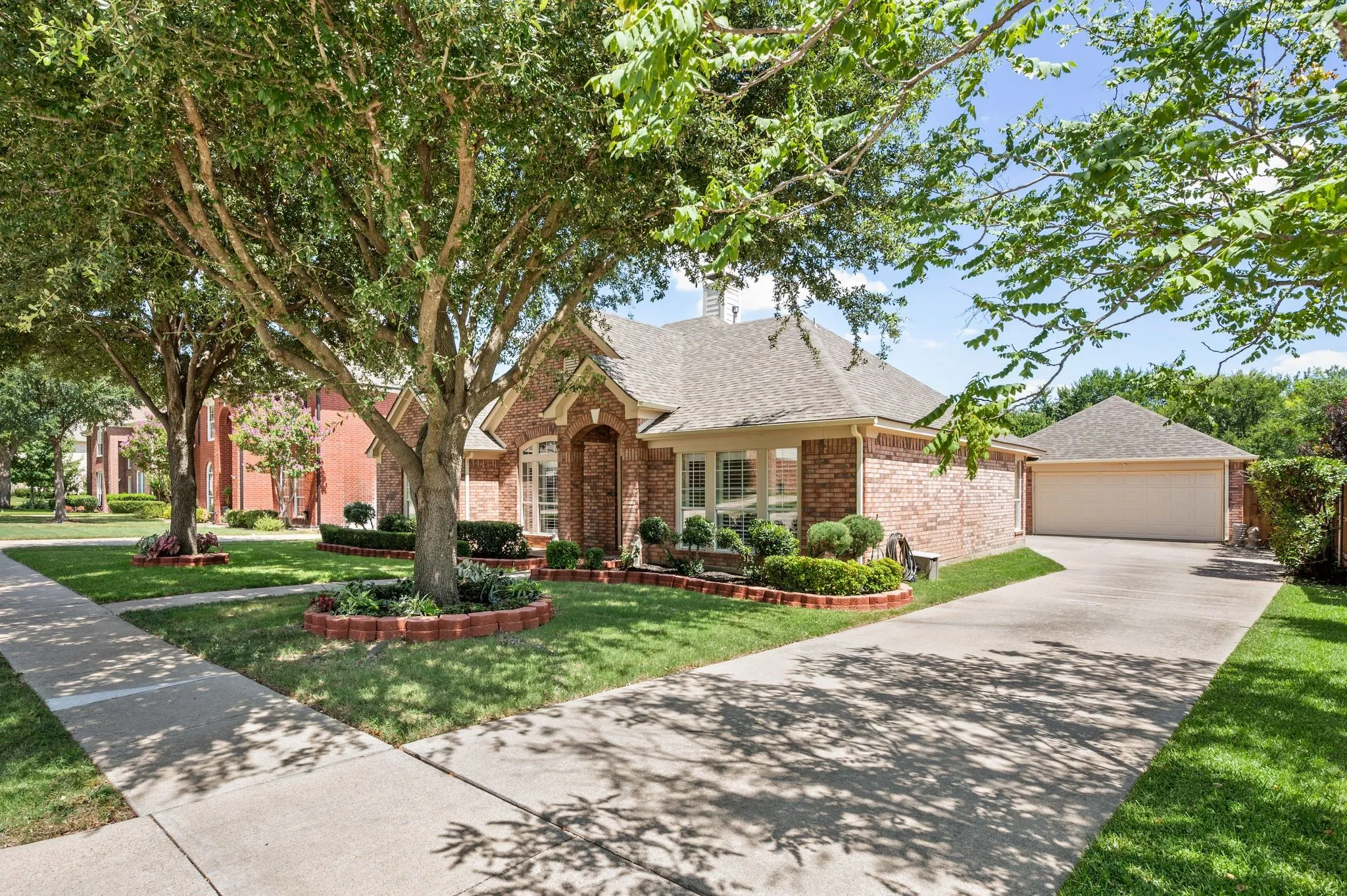 Single Family Residence For Sale in Tarrant County , 926 Creekbend Drive, Keller, Texas 76248, 4 Bedroom, 2 Bathroom, 2 Garage spaces, 2,606 Sqft, built in 1998, mls#21314280, Real Estate Agent in Keller, Homes For Sale in Tarrant county, Homes For Sale in Keller, Realtor in Keller Texas, Real Estate Brokerage Independent Realty Texas, Luminita Cordes Realtor