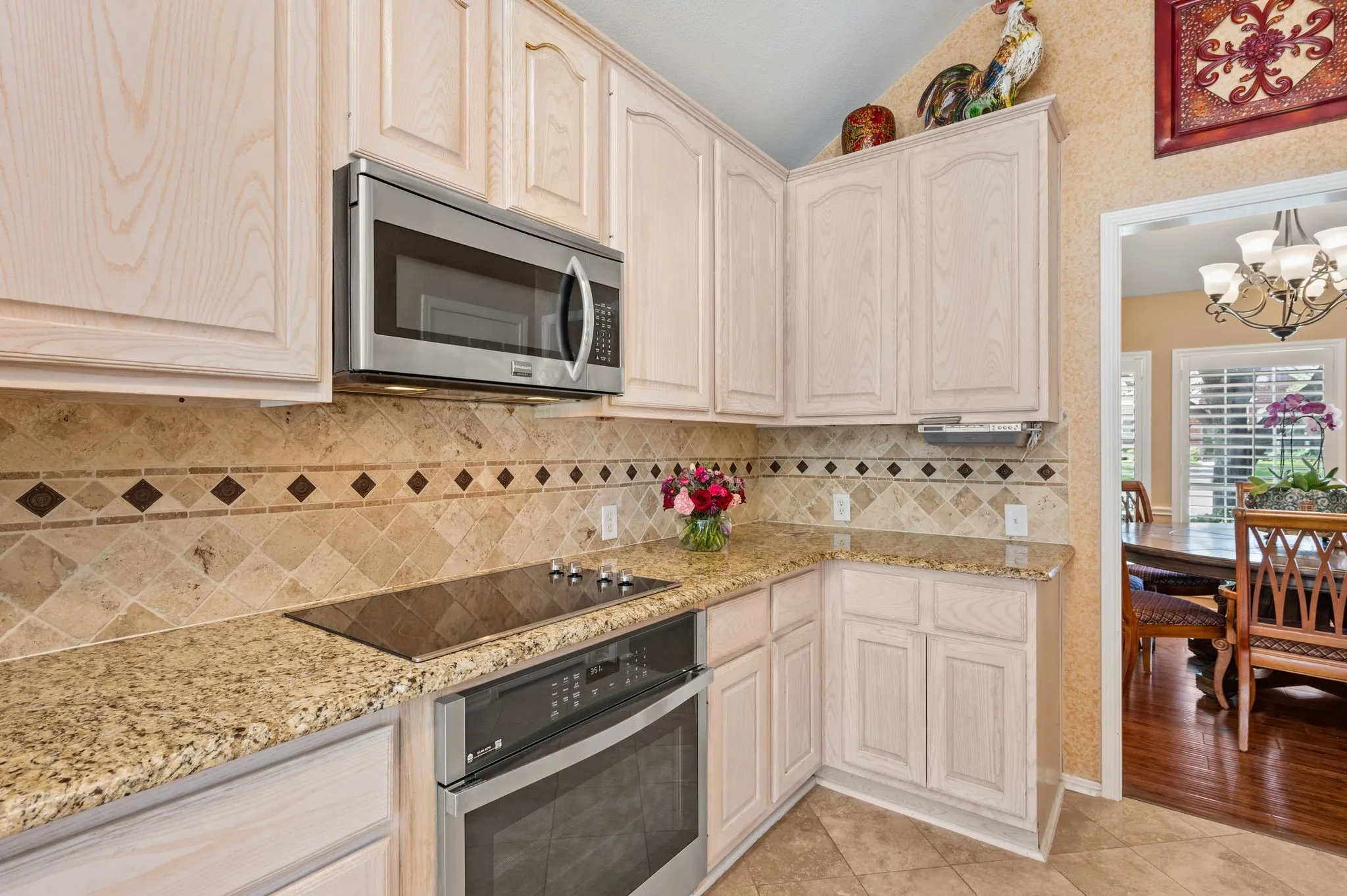 Single Family Residence For Sale in Tarrant County , 926 Creekbend Drive, Keller, Texas 76248, 4 Bedroom, 2 Bathroom, 2 Garage spaces, 2,606 Sqft, built in 1998, mls#21314280, Real Estate Agent in Keller, Homes For Sale in Tarrant county, Homes For Sale in Keller, Realtor in Keller Texas, Real Estate Brokerage Independent Realty Texas, Luminita Cordes Realtor