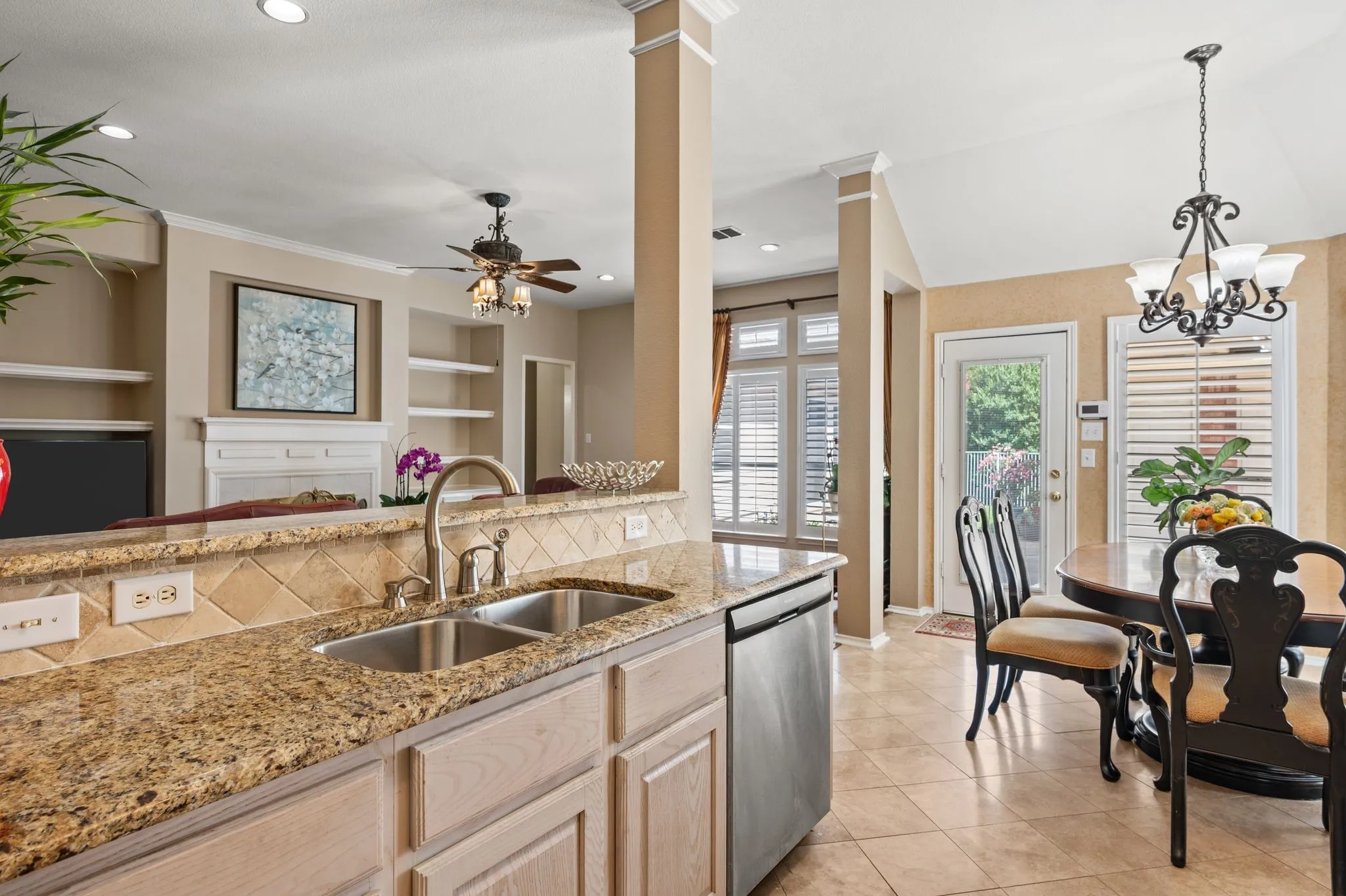 Single Family Residence For Sale in Tarrant County , 926 Creekbend Drive, Keller, Texas 76248, 4 Bedroom, 2 Bathroom, 2 Garage spaces, 2,606 Sqft, built in 1998, mls#21314280, Real Estate Agent in Keller, Homes For Sale in Tarrant county, Homes For Sale in Keller, Realtor in Keller Texas, Real Estate Brokerage Independent Realty Texas, Luminita Cordes Realtor