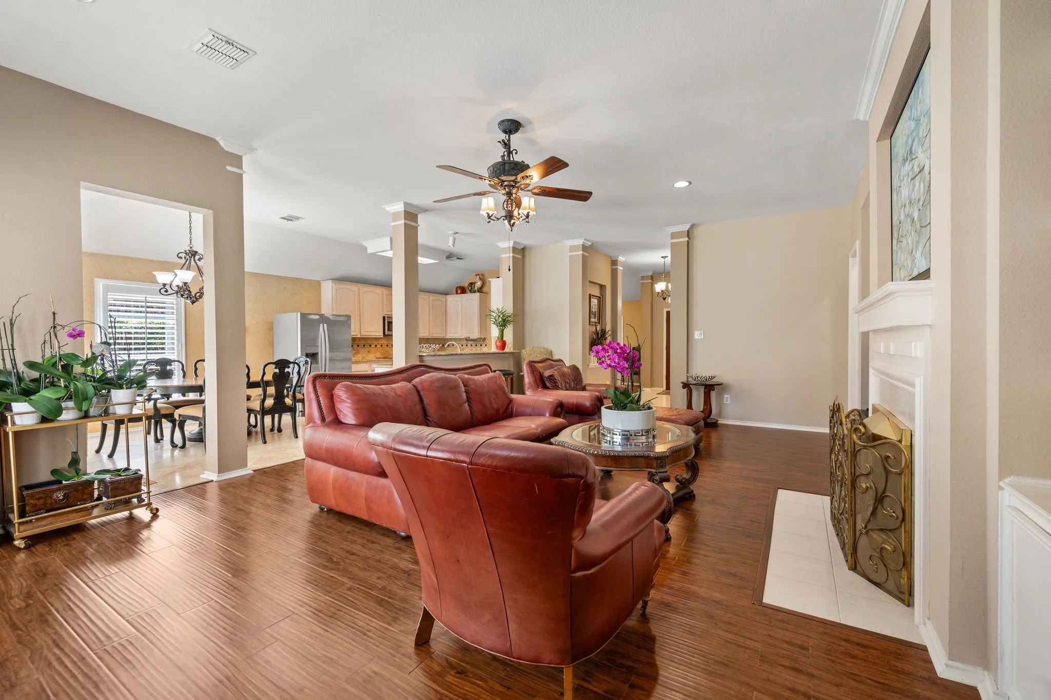 Single Family Residence For Sale in Tarrant County , 926 Creekbend Drive, Keller, Texas 76248, 4 Bedroom, 2 Bathroom, 2 Garage spaces, 2,606 Sqft, built in 1998, mls#21314280, Real Estate Agent in Keller, Homes For Sale in Tarrant county, Homes For Sale in Keller, Realtor in Keller Texas, Real Estate Brokerage Independent Realty Texas, Luminita Cordes Realtor