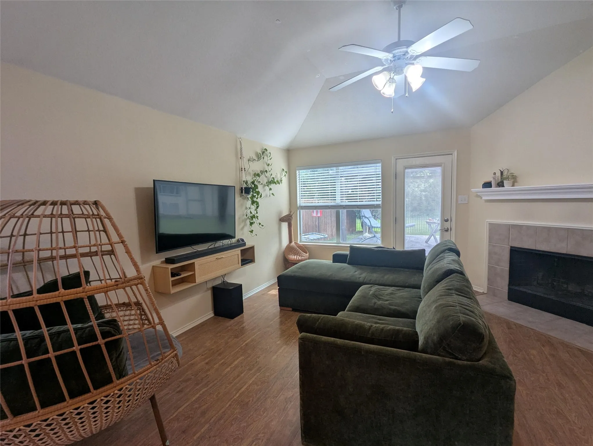 Single Family Residence For Sale in Tarrant County , 14300 Polo Ranch Street, Fort Worth, Texas 76052, 3 Bedroom, 2 Bathroom, 2 Garage spaces, 1,423 Sqft, built in 2007, mls#21314470, Real Estate Agent in Fort Worth, Homes For Sale in Tarrant county, Homes For Sale in Fort Worth, Realtor in Fort Worth Texas, Real Estate Brokerage Independent Realty Texas, Luminita Cordes Realtor
